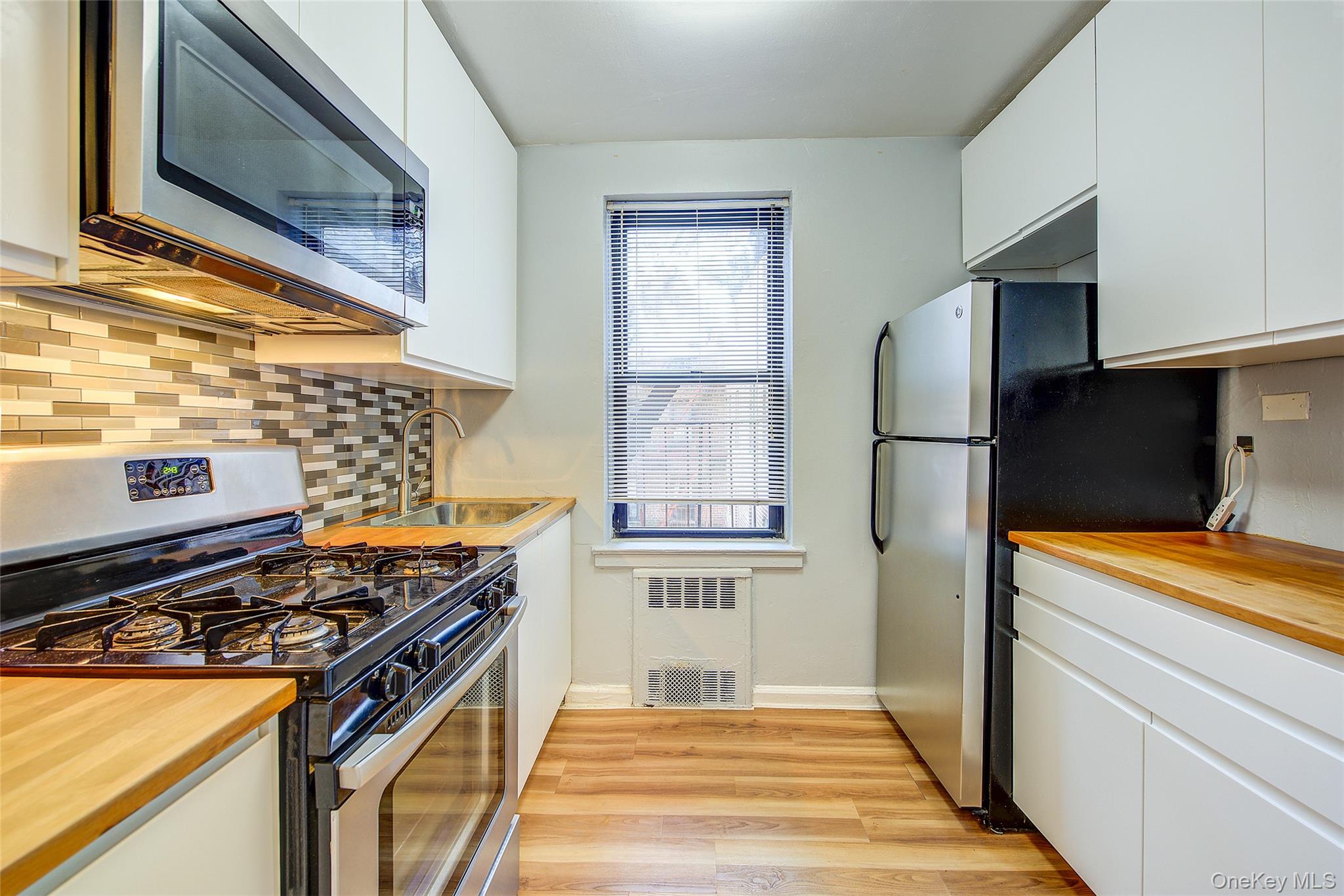 #17 photo, 65-35 108th, 뉴욕퀸즈 Forest Hills , NY 11375