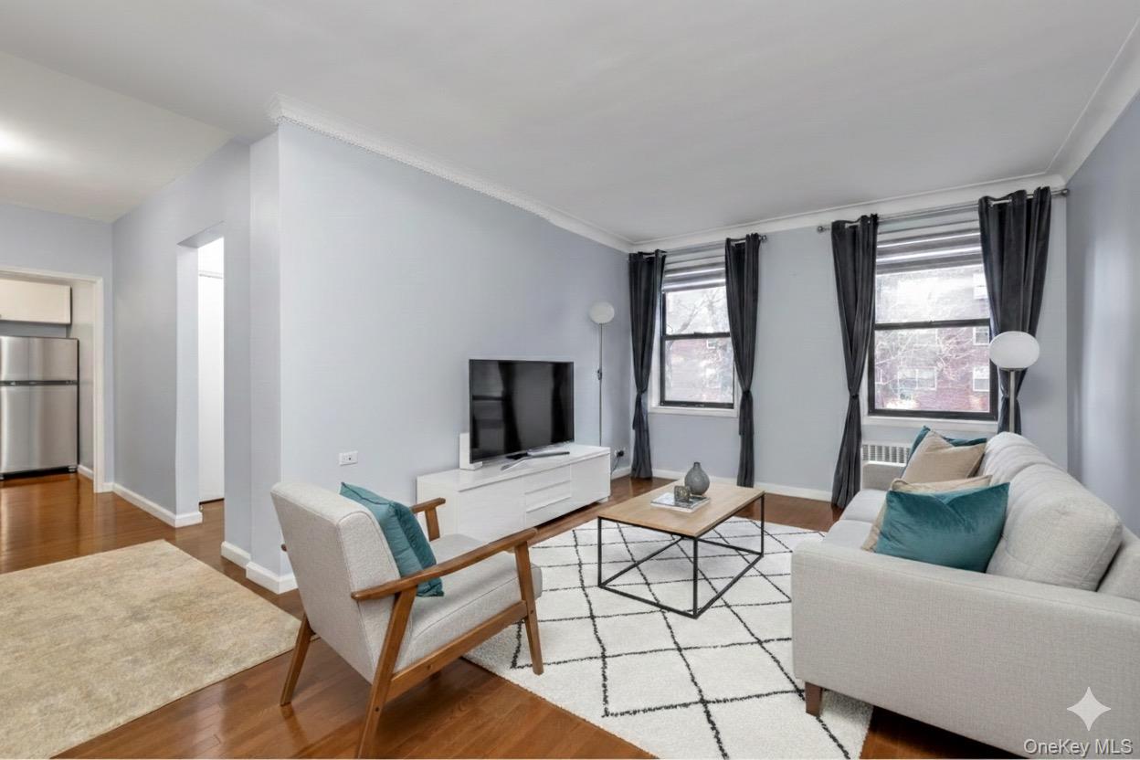 #4 photo, 110-45 71St Road, फॉरेस्ट हिल्स Forest Hills , NY 11375