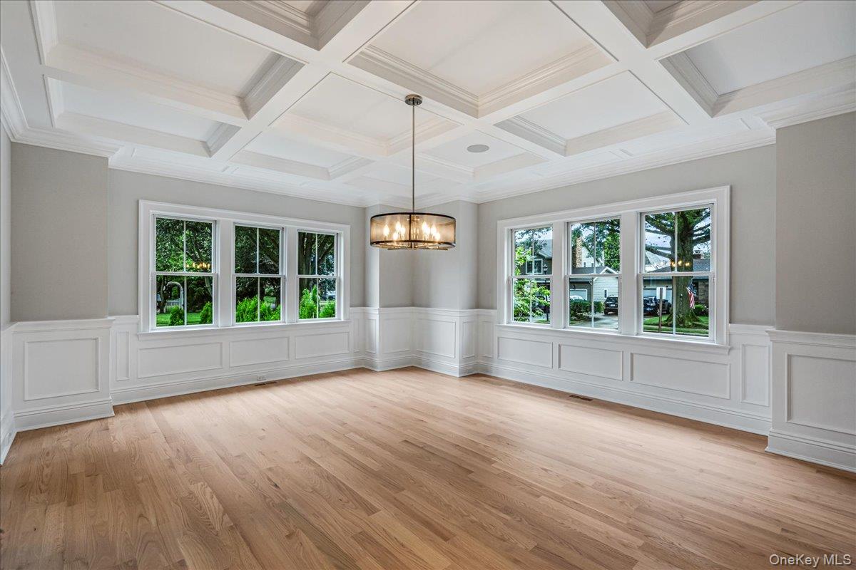 #13 photo, 7 Yale Street, 长岛 花园城 Garden City , NY 11530