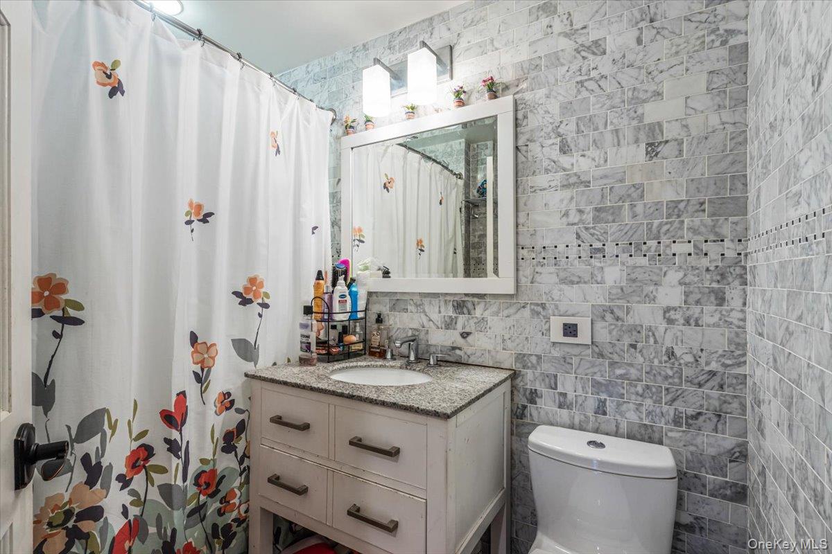 #18 photo, 68-48 Fleet Street, קווינס Forest Hills , NY 11375