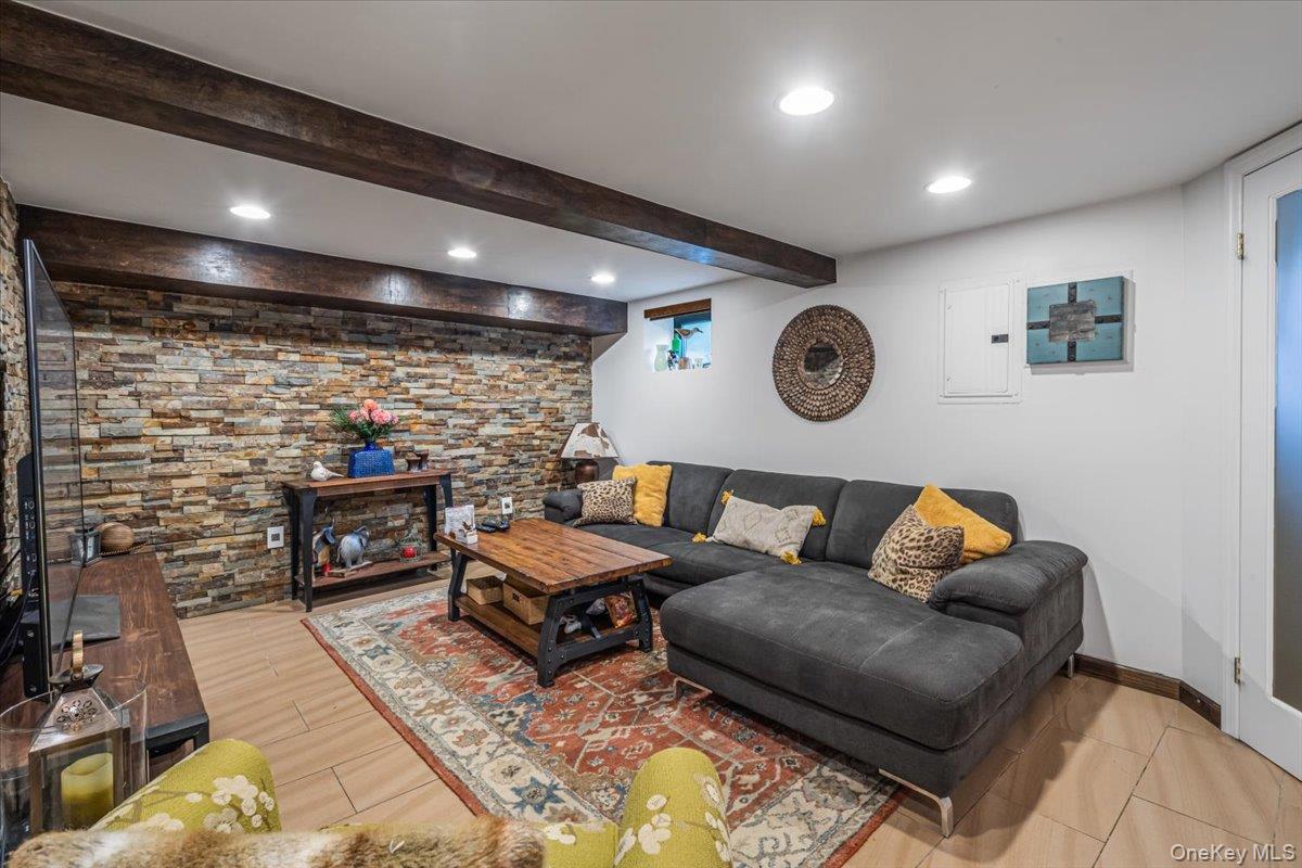 #19 photo, 68-48 Fleet Street, קווינס Forest Hills , NY 11375