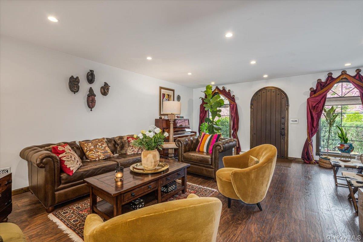 #2 photo, 68-48 Fleet Street, קווינס Forest Hills , NY 11375