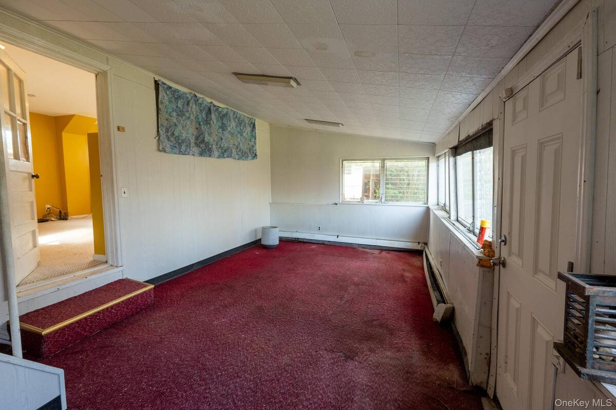 #20 photo, 21 Norton Drive, नासाउ काउंटी Roosevelt , NY 11575