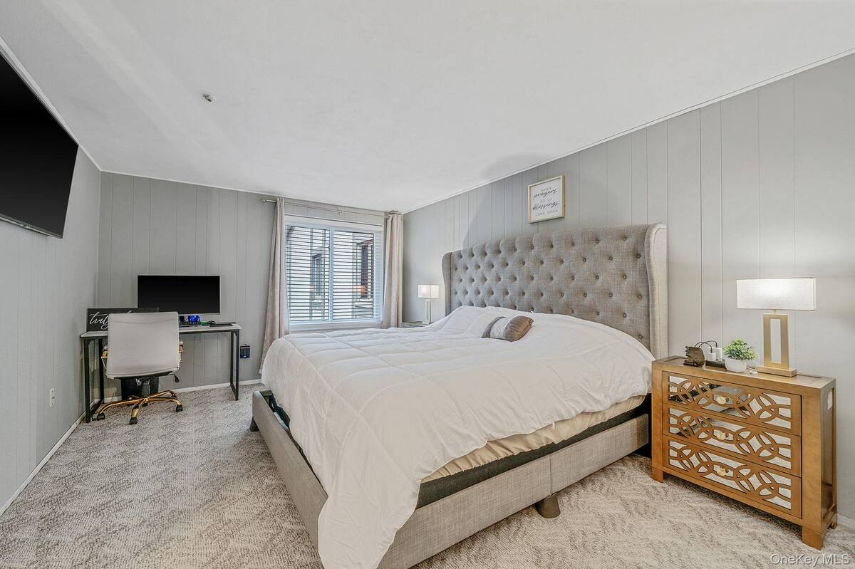 #13 photo, 202 Birchwood Road, Саффолк ‖ Medford , NY 11763