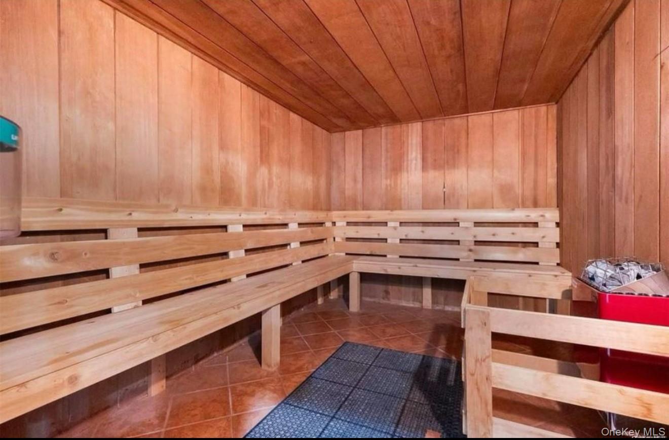 #31 photo, 202 Birchwood Road, Саффолк ‖ Medford , NY 11763