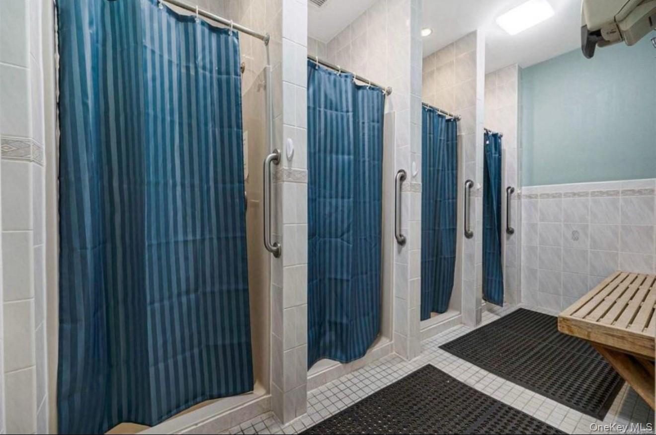 #32 photo, 202 Birchwood Road, Саффолк ‖ Medford , NY 11763