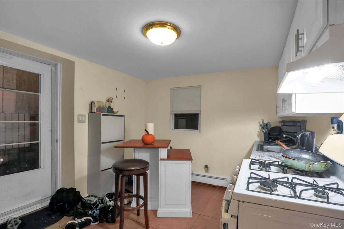 #19 photo, 1763 E Berkshire Road, Merrick , NY 11566