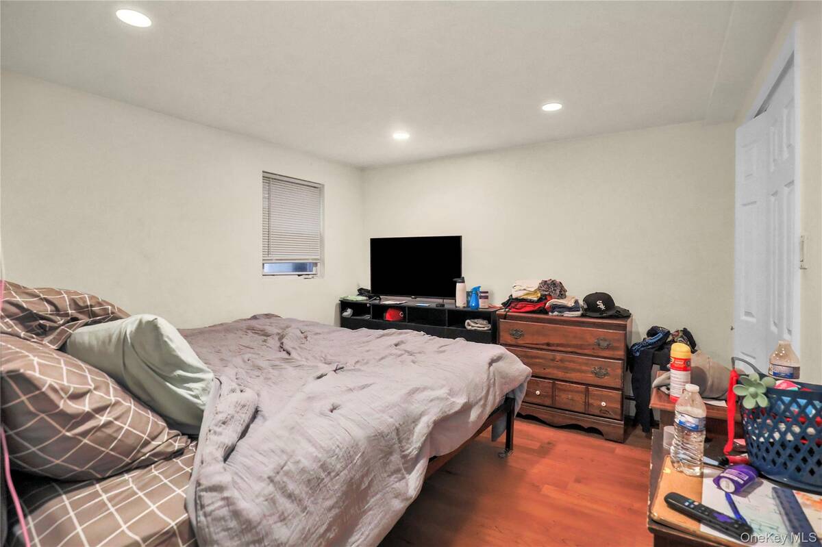 #21 photo, 1763 E Berkshire Road, Merrick , NY 11566