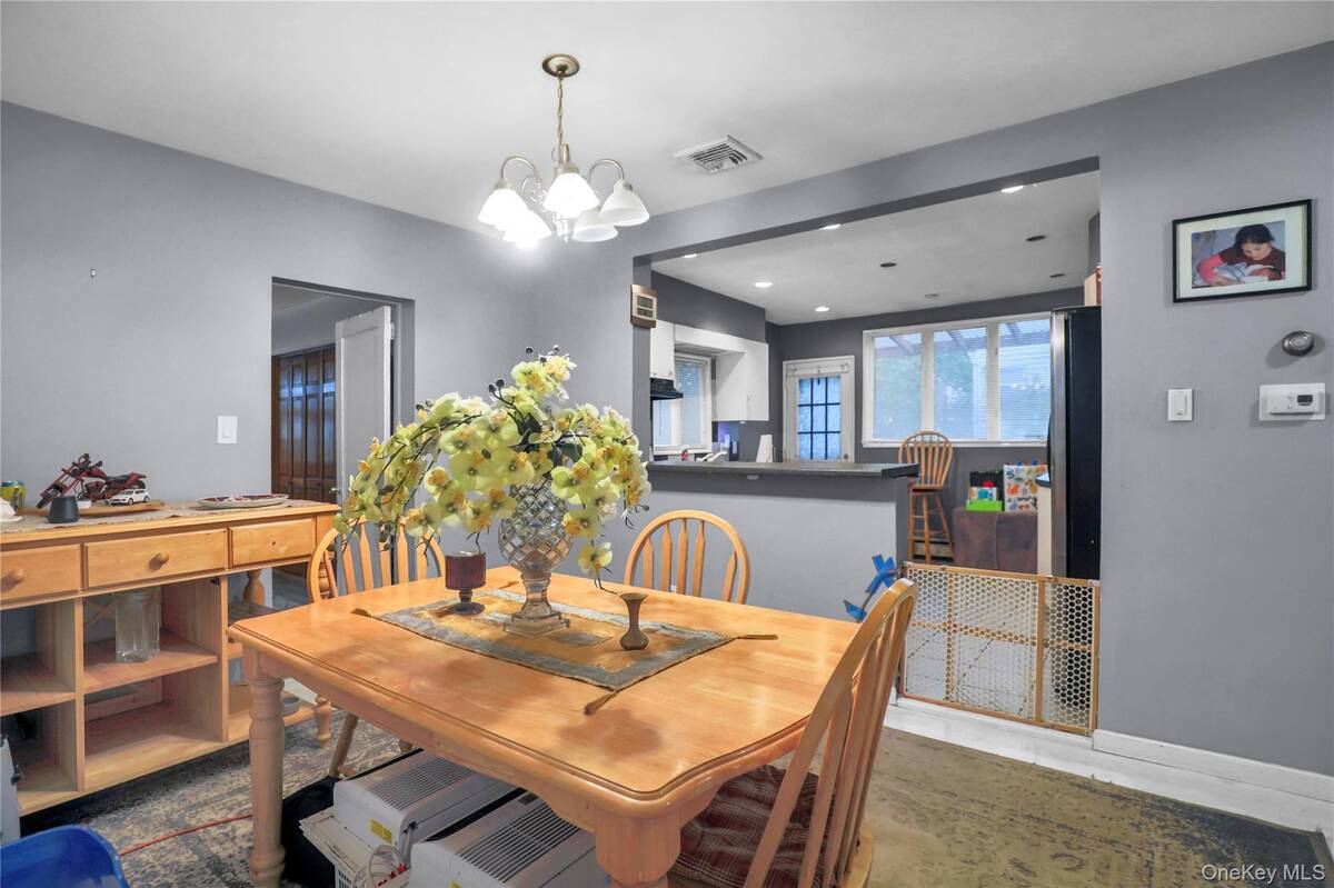 #5 photo, 1763 E Berkshire Road, Merrick , NY 11566