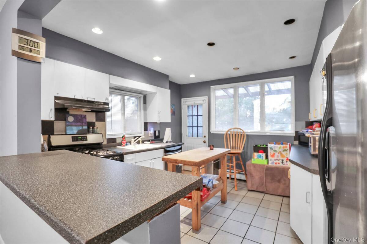 #8 photo, 1763 E Berkshire Road, Merrick , NY 11566