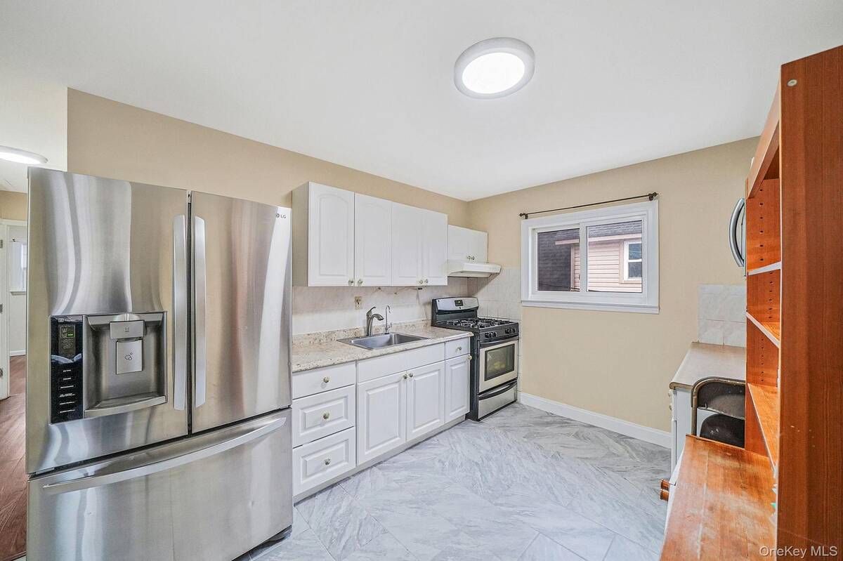 #12 photo, 260 Yale Street, מחוז נסאו Hempstead , NY 11550