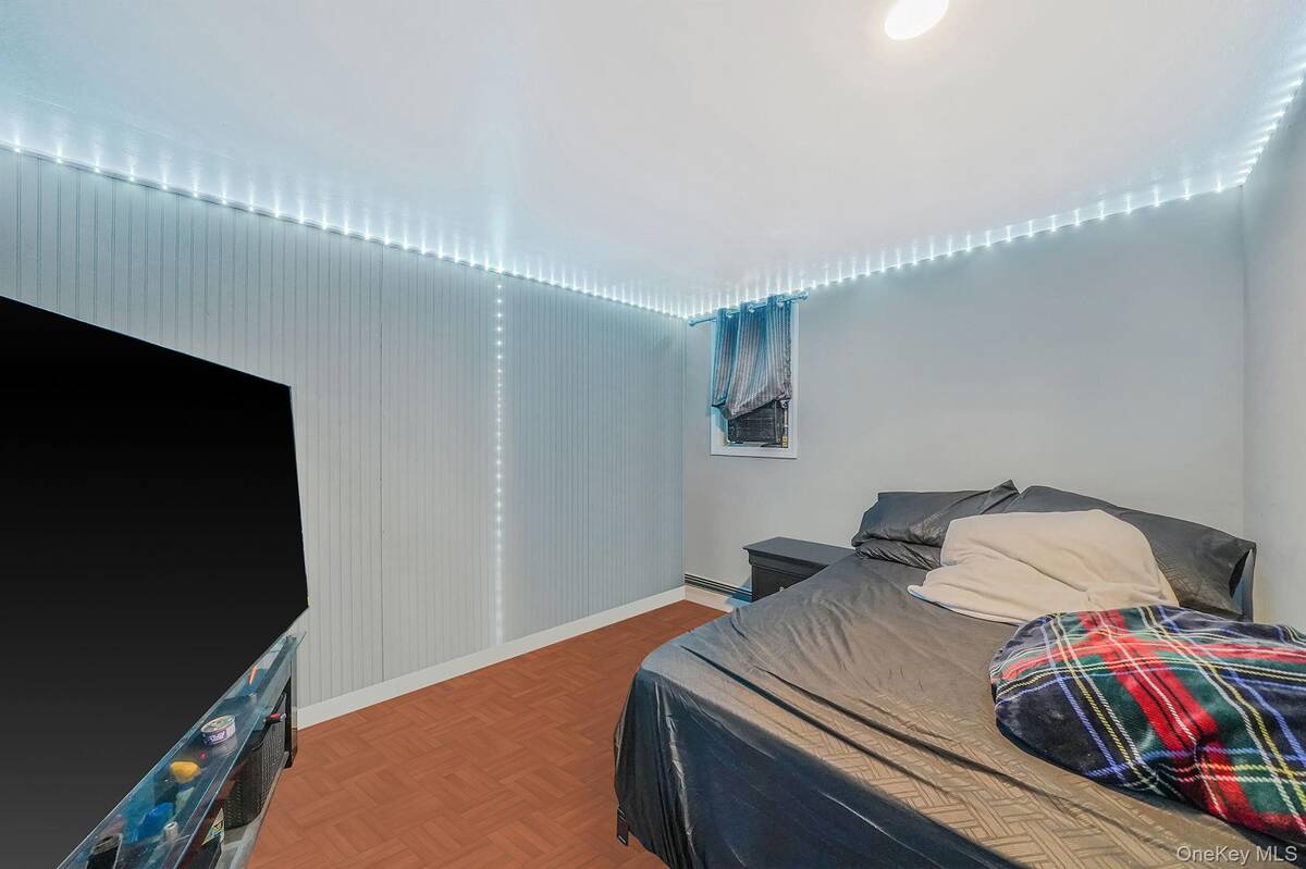 #20 photo, 260 Yale Street, מחוז נסאו Hempstead , NY 11550