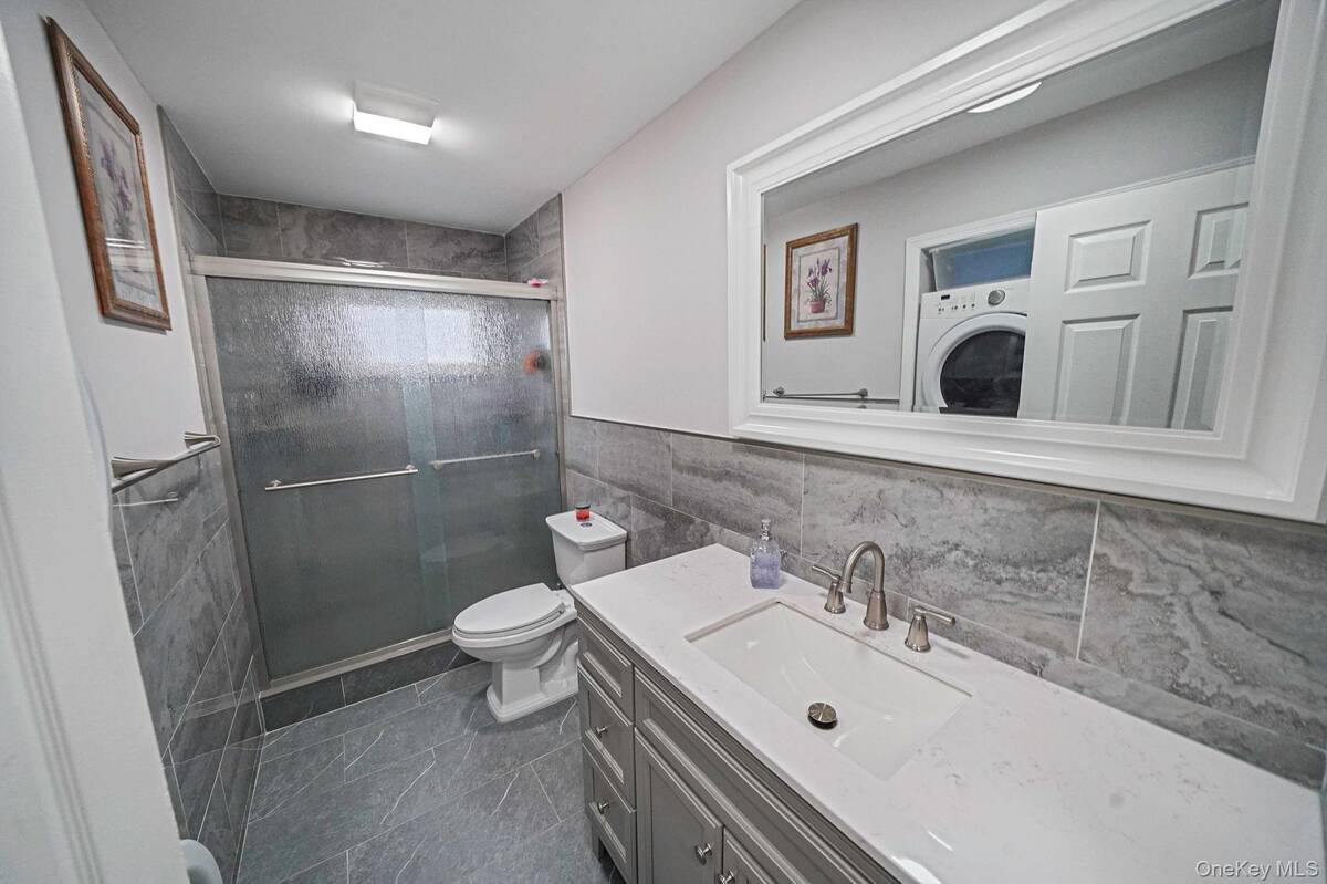 #21 photo, 260 Yale Street, מחוז נסאו Hempstead , NY 11550