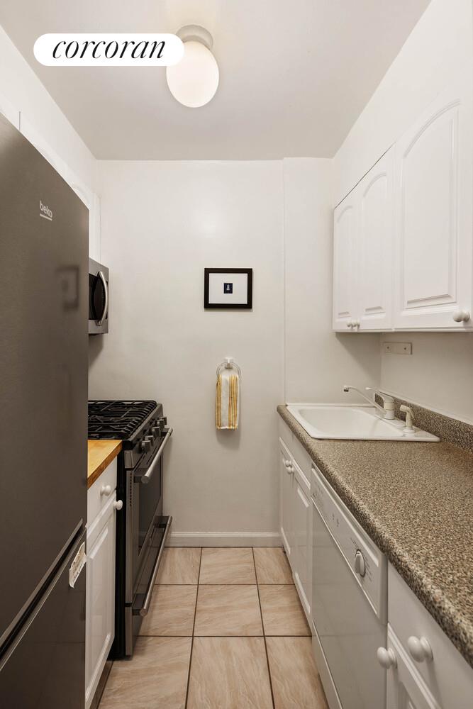 #4 photo, 415 E 85TH Street, मैनहटन Yorkville , NY 10028