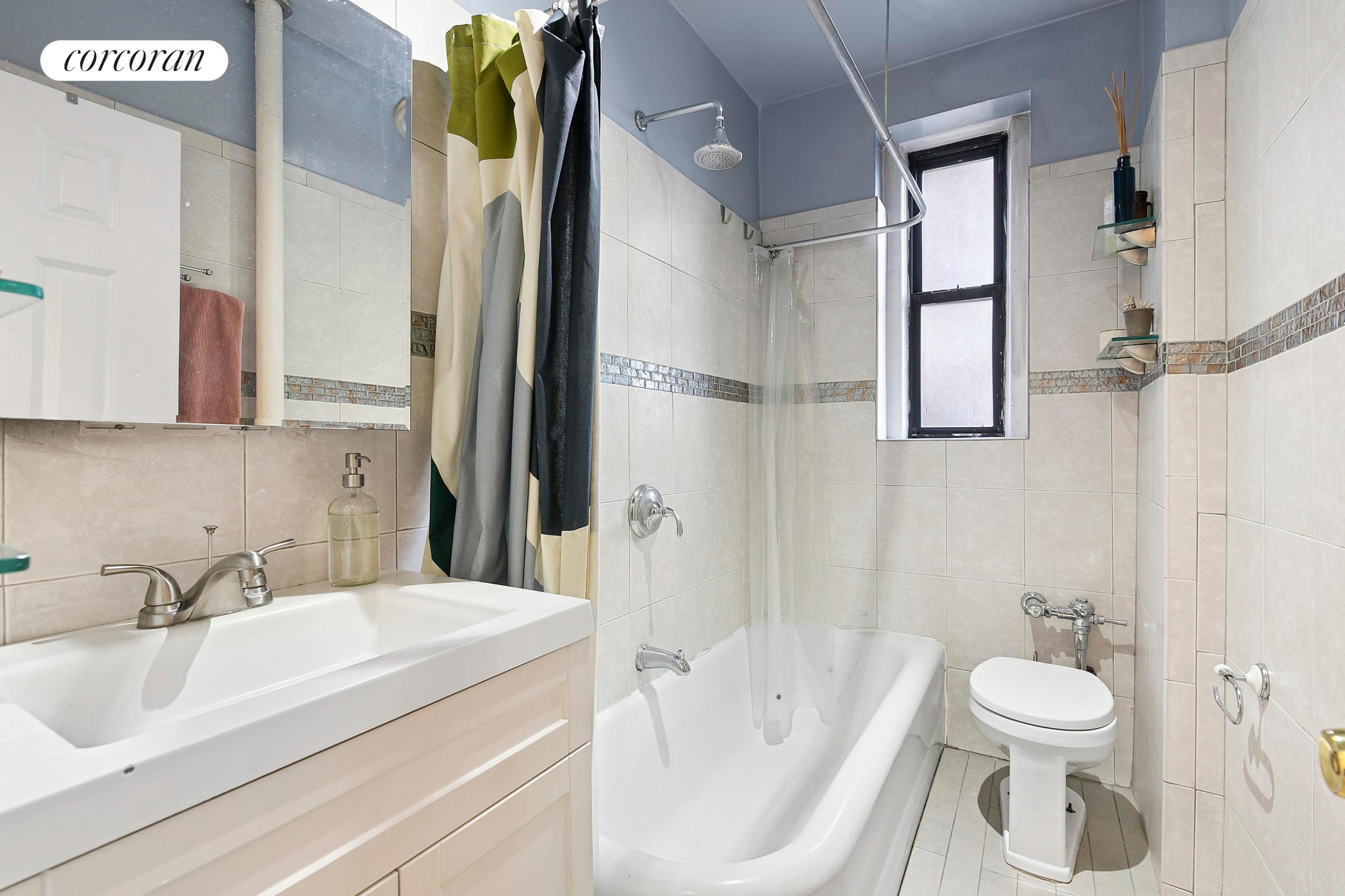 #6 photo, 860 W 181ST Street, मैनहटन Hudson Heights , NY 10033