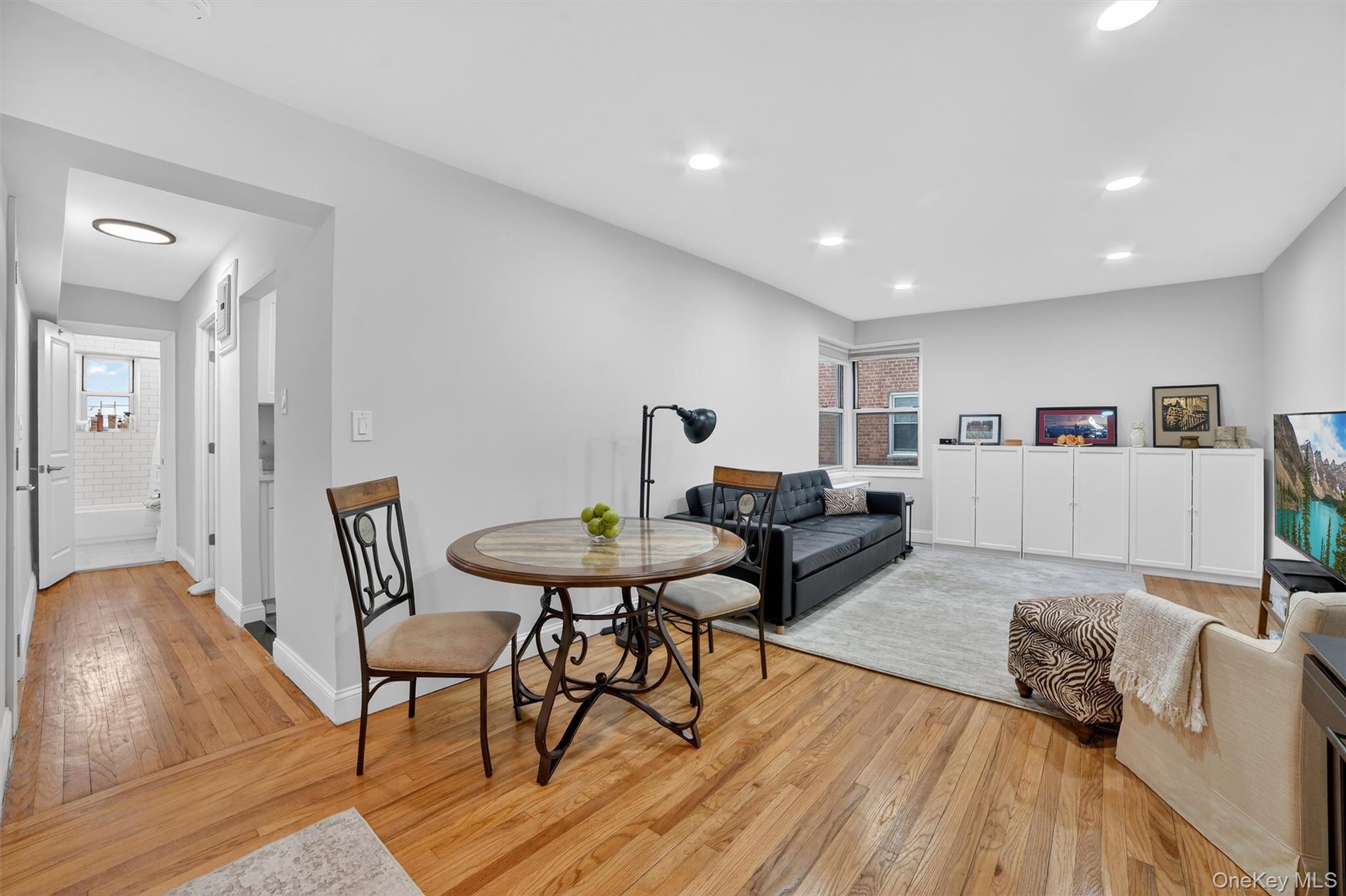 #11 photo, 60 Locust Avenue, New Rochelle , NY 10801