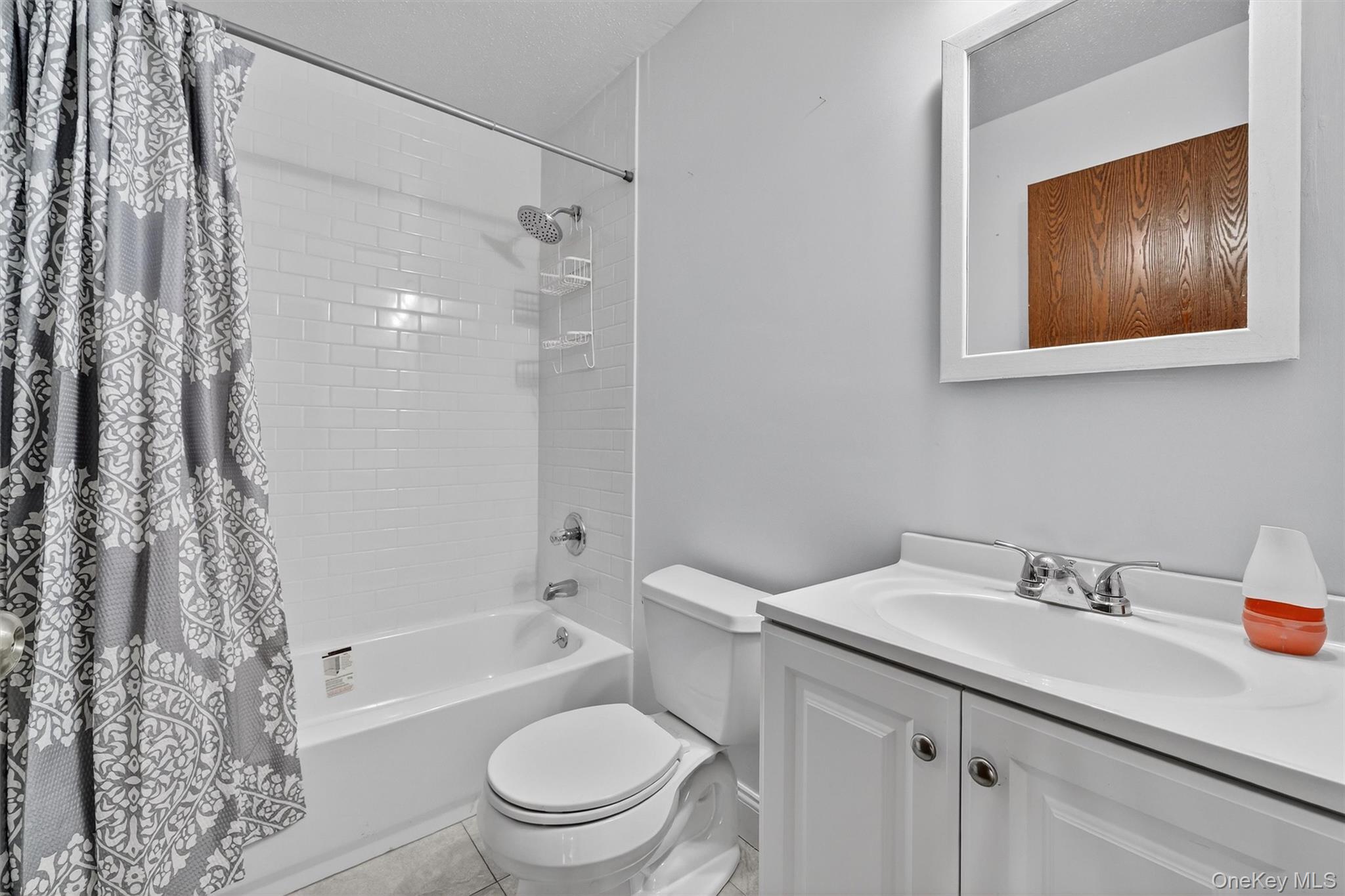 #13 photo, 895 E 172nd Street, Bronx , NY 10460