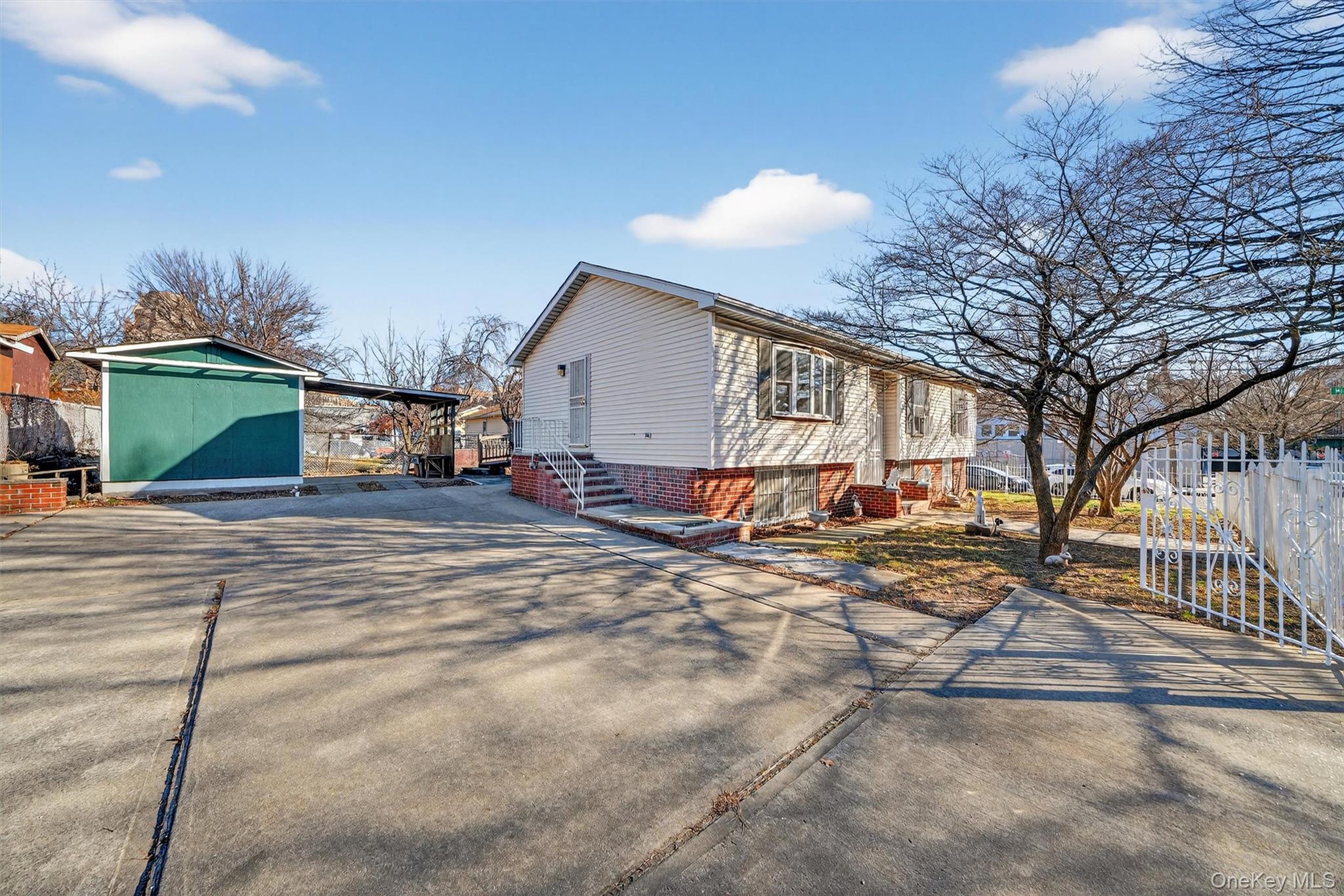 #2 photo, 895 E 172nd Street, Bronx , NY 10460