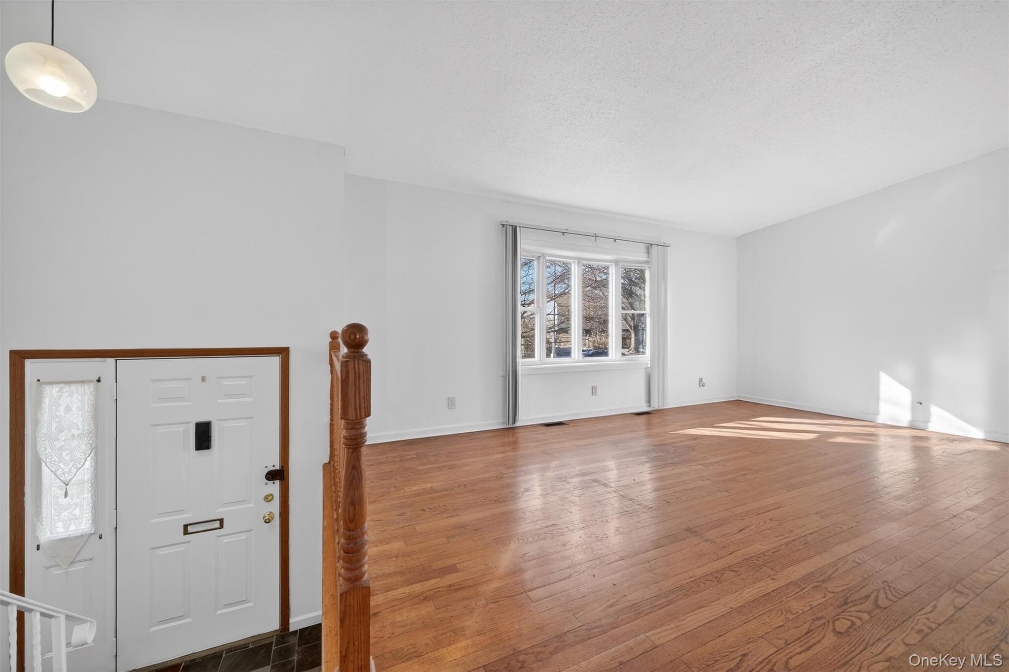 #4 photo, 895 E 172nd Street, Bronx , NY 10460