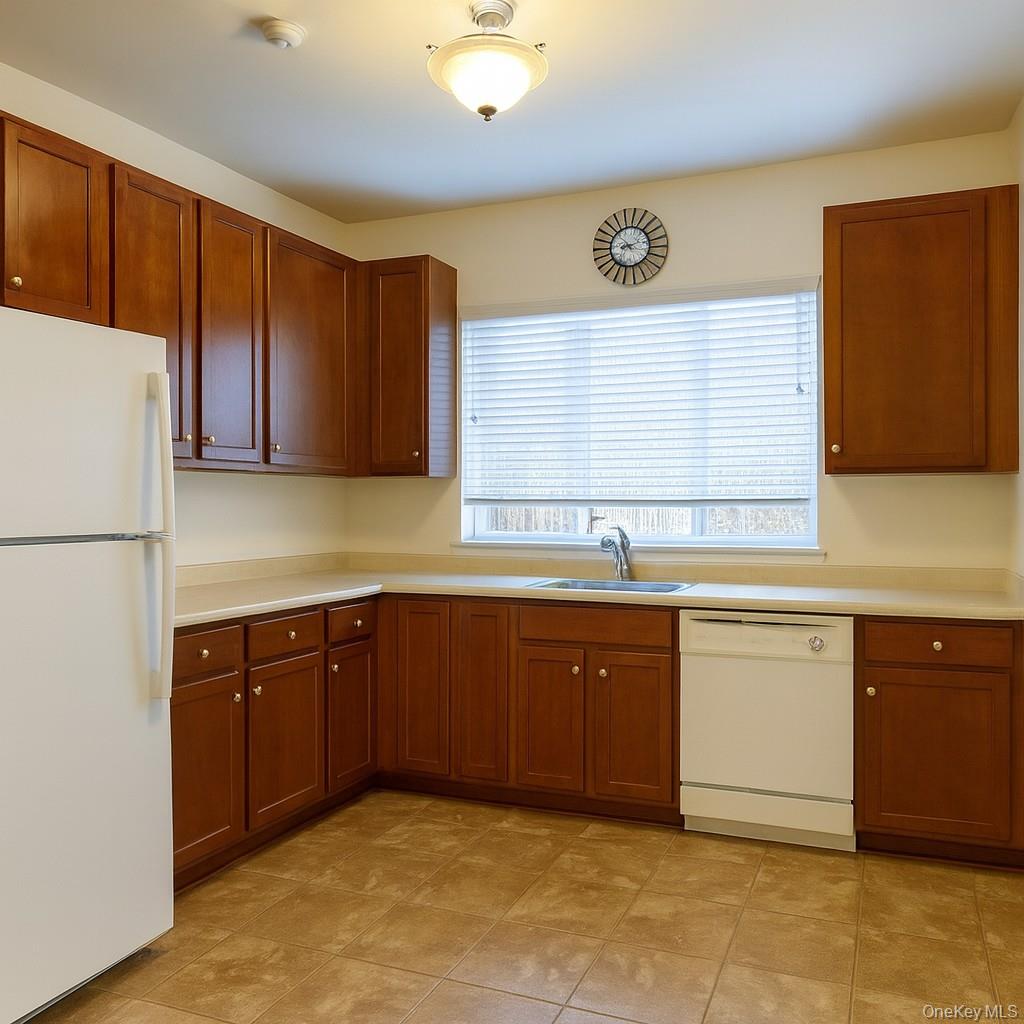 #2 photo, 213 Arlington Court, 뉴욕주 Bardonia , NY 10954