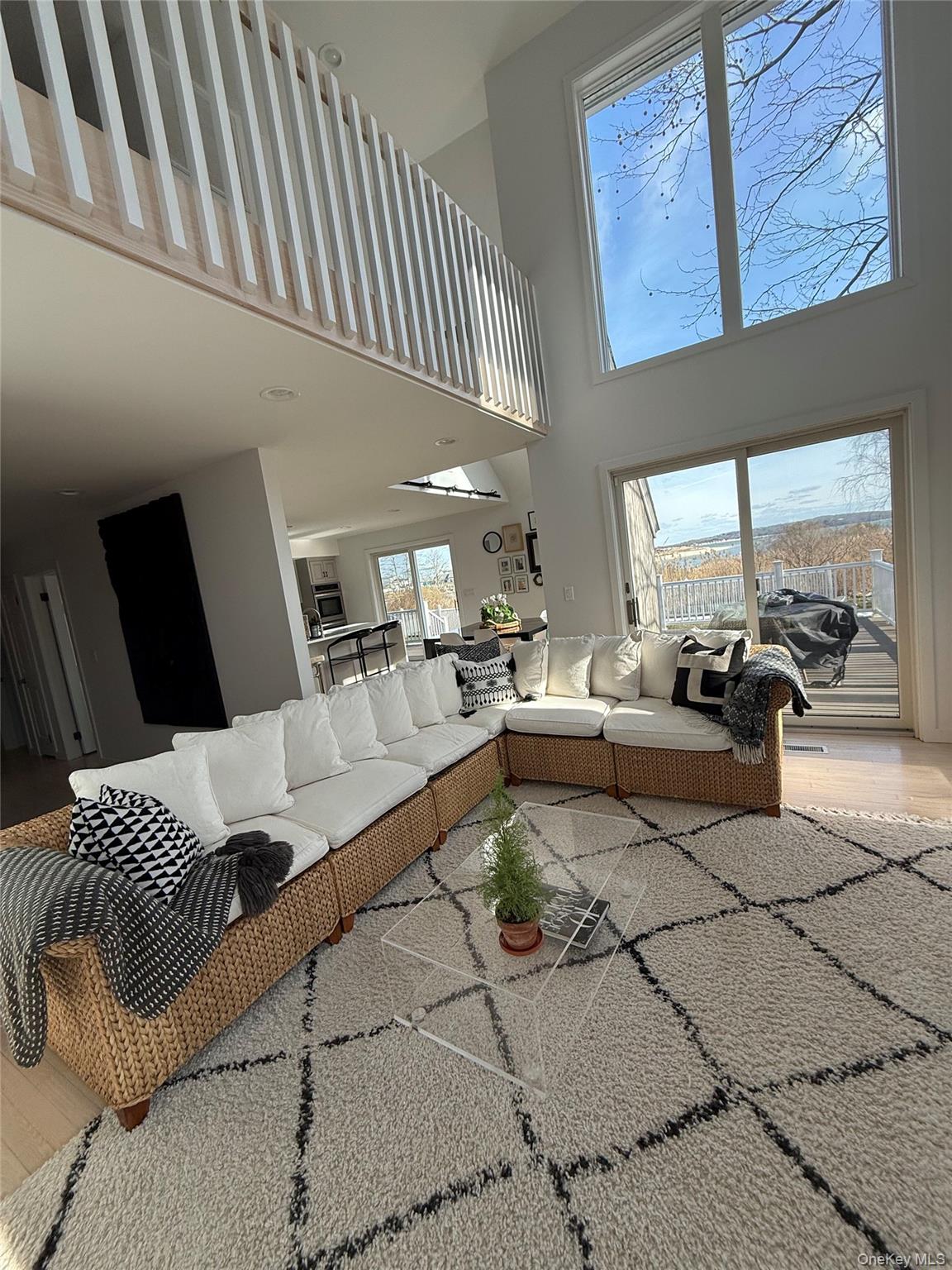 #6 photo, 845 Budds Pond Road, 롱 아일랜드 Southold , NY 11971