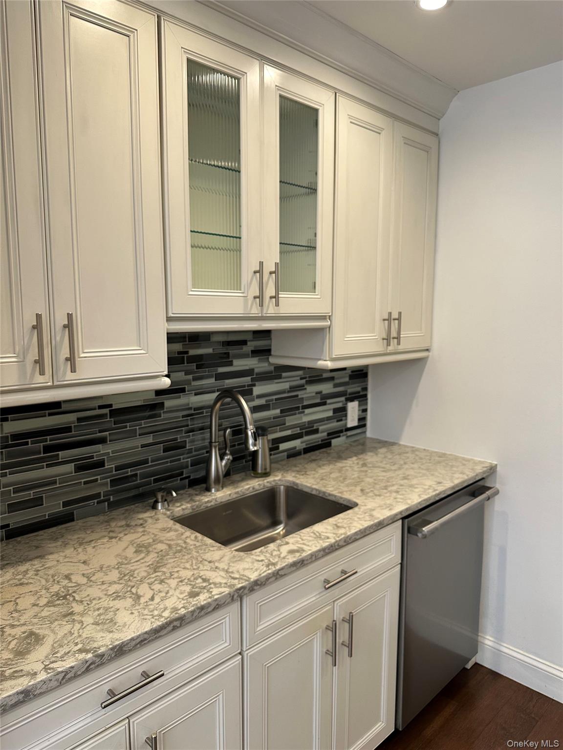 #16 photo, 280 Terry Rd, מחוז סאפוק Smithtown , NY 11787