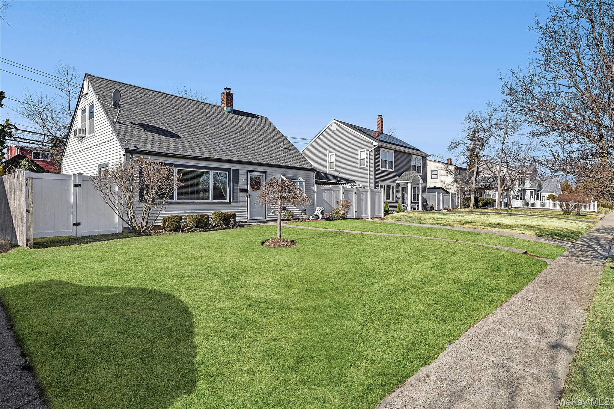 #15 photo, 22 Shelter Lane, नासाउ काउंटी Levittown , NY 11756