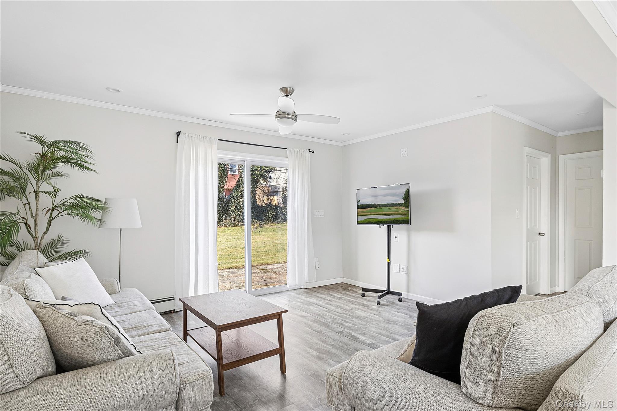 #6 photo, 22 Shelter Lane, नासाउ काउंटी Levittown , NY 11756