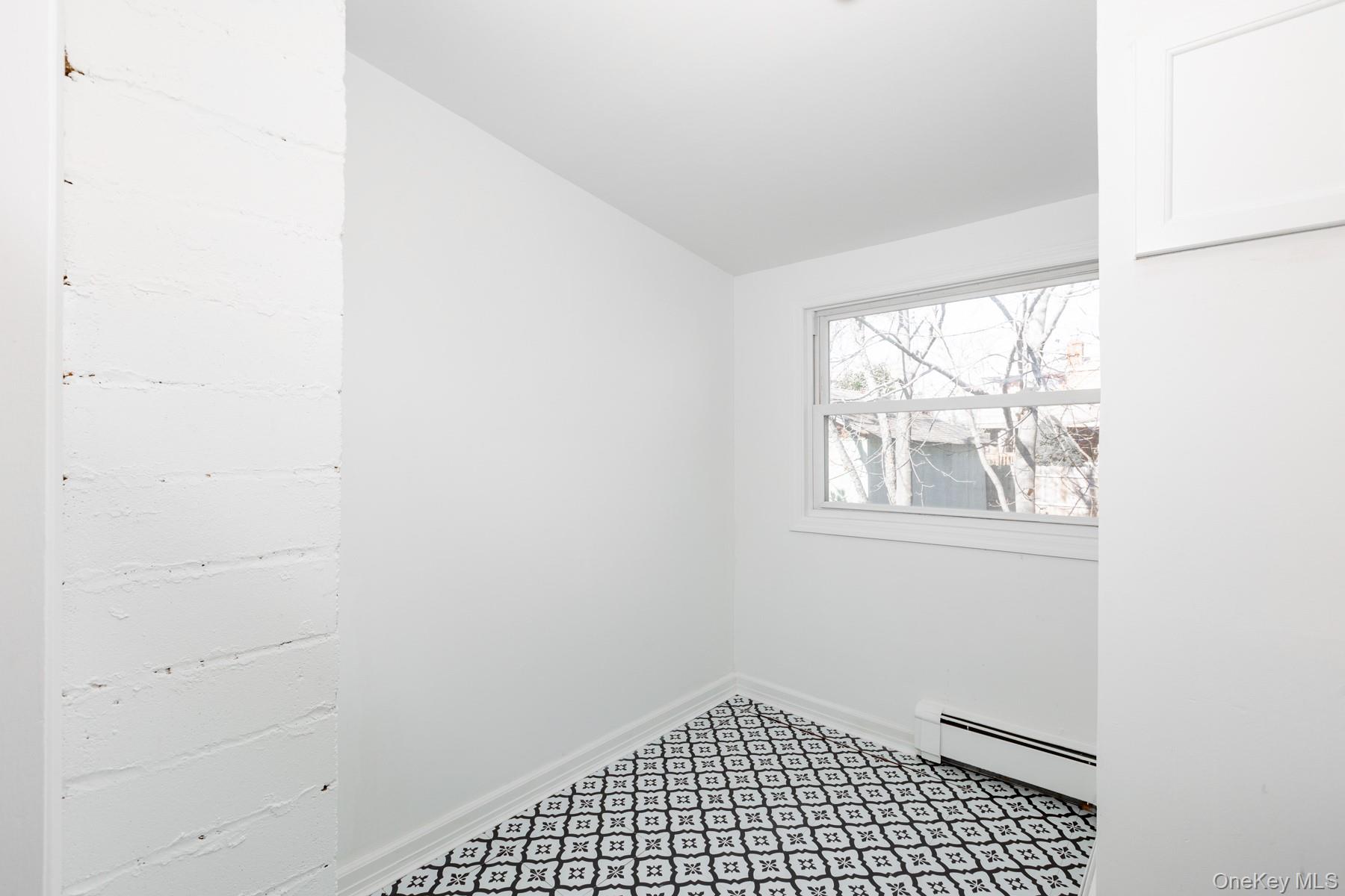 #11 photo, 160 Austin Street, 롱 아일랜드 Lindenhurst , NY 11757