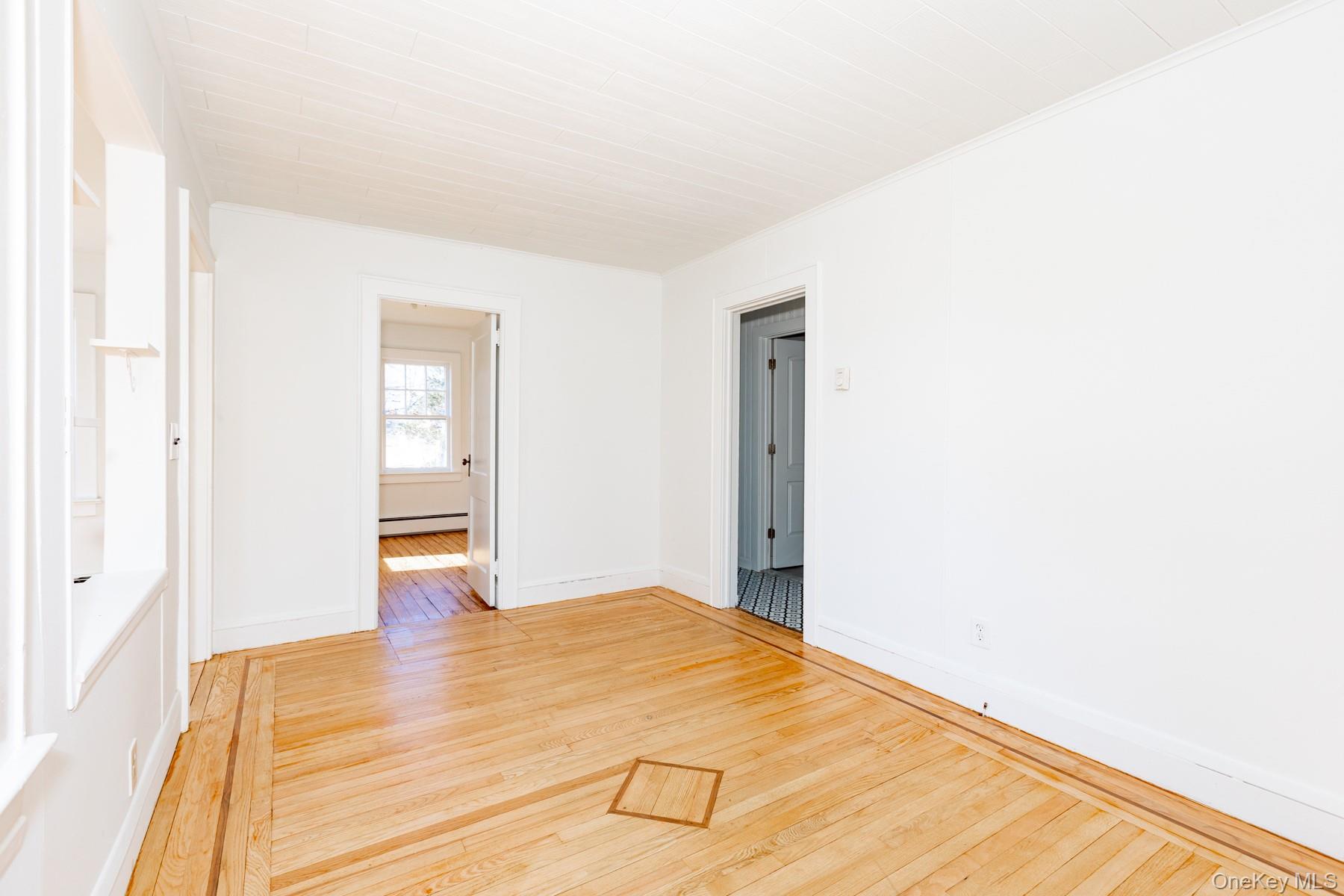 #14 photo, 160 Austin Street, 롱 아일랜드 Lindenhurst , NY 11757