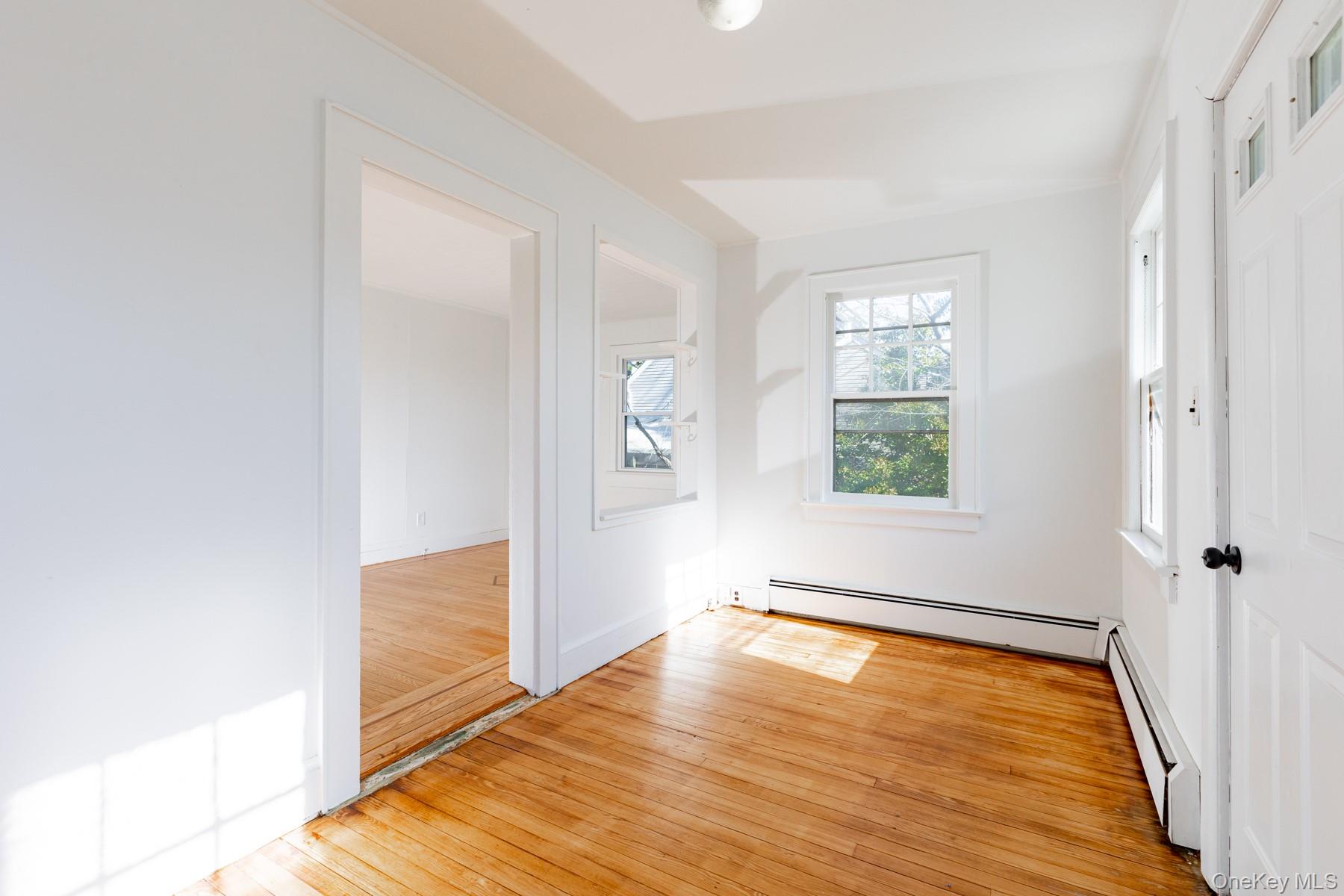 #15 photo, 160 Austin Street, 롱 아일랜드 Lindenhurst , NY 11757