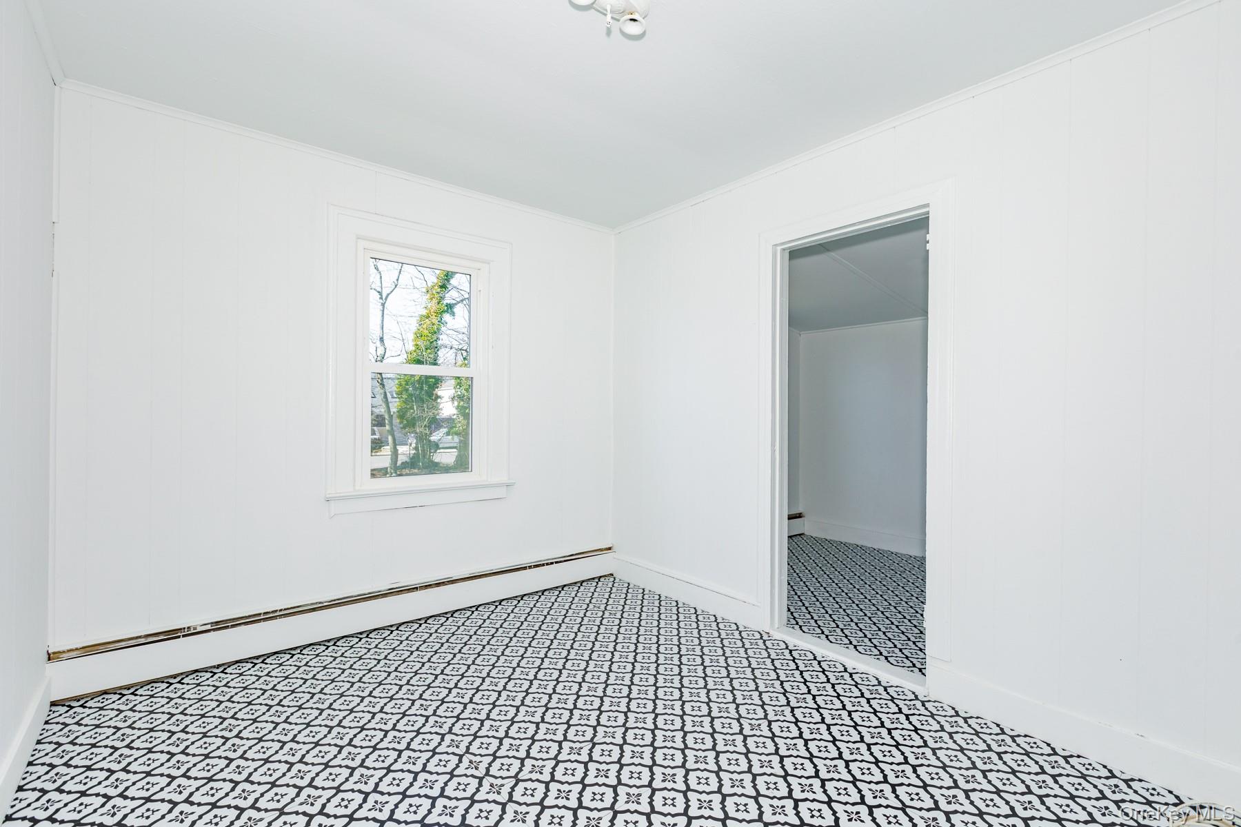 #3 photo, 160 Austin Street, 롱 아일랜드 Lindenhurst , NY 11757