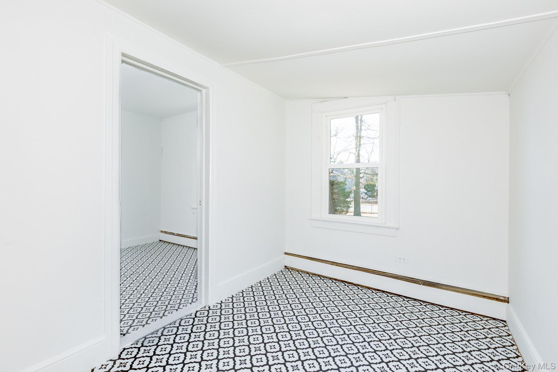 #5 photo, 160 Austin Street, 롱 아일랜드 Lindenhurst , NY 11757