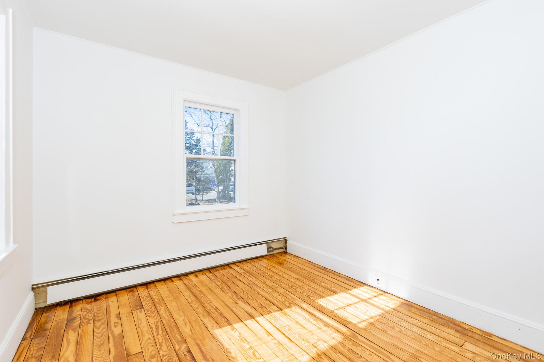 #6 photo, 160 Austin Street, 롱 아일랜드 Lindenhurst , NY 11757