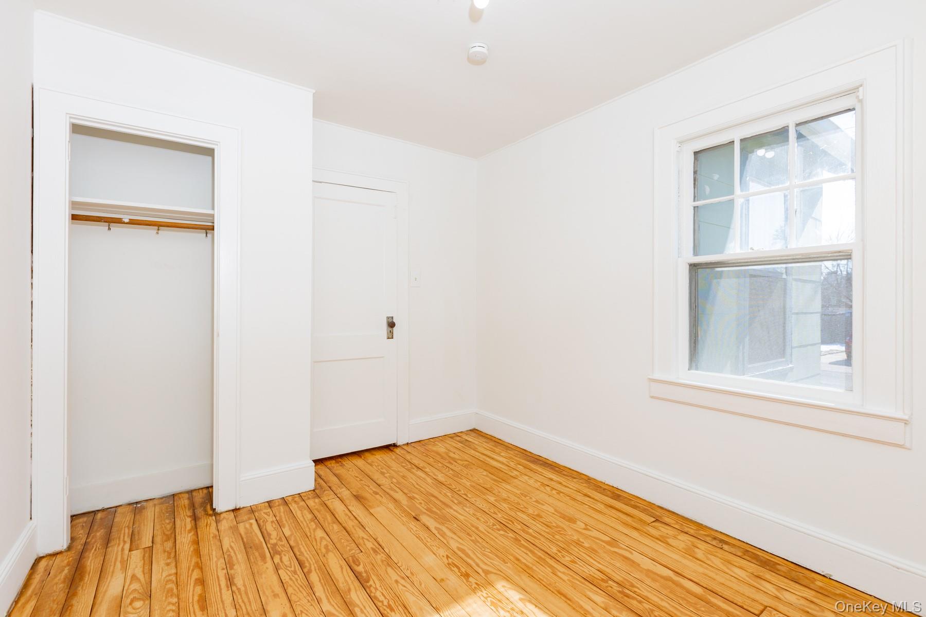 #7 photo, 160 Austin Street, 롱 아일랜드 Lindenhurst , NY 11757