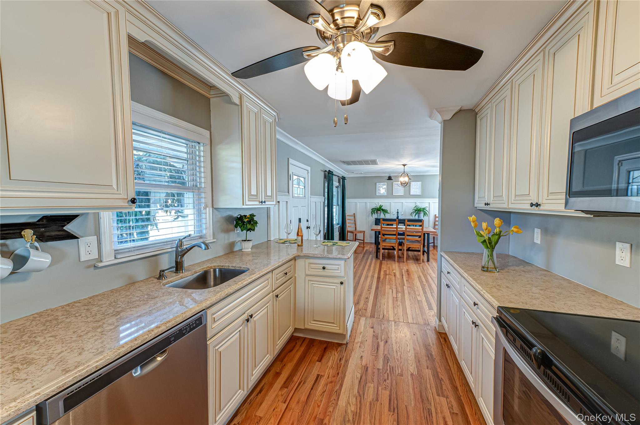 #17 photo, 75 Hazard Avenue, سوفولك Huntington Station , NY 11746