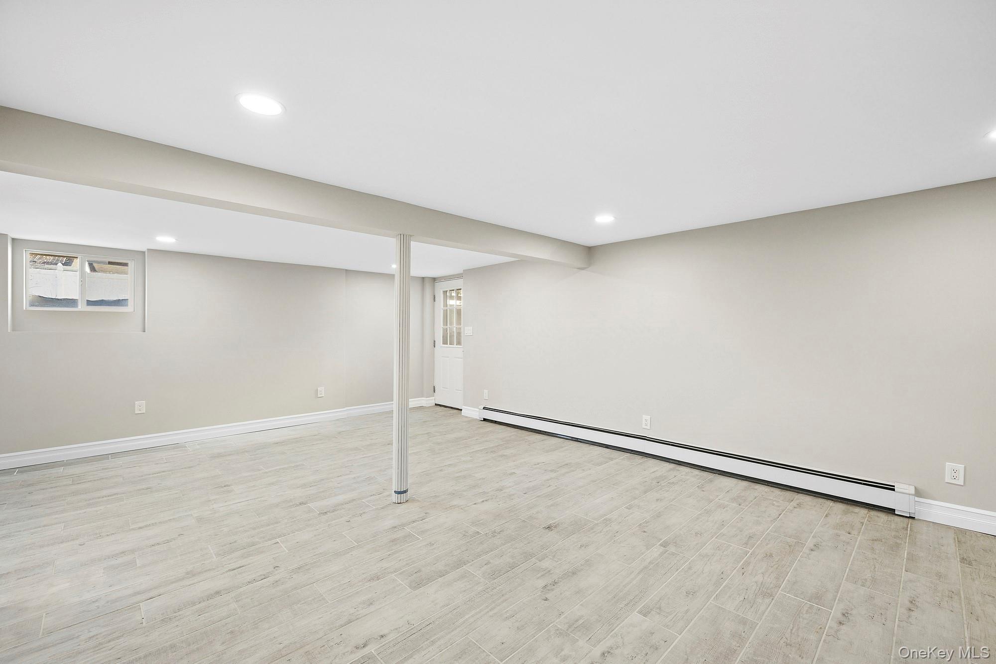 #15 photo, 36 Cinque Drive, नासाउ काउंटी Farmingdale , NY 11735