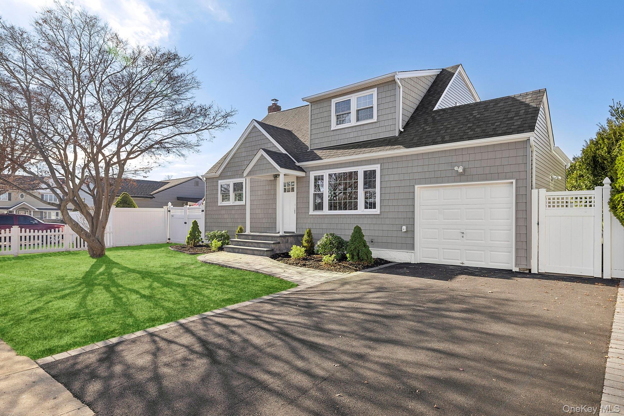 #18 photo, 36 Cinque Drive, नासाउ काउंटी Farmingdale , NY 11735