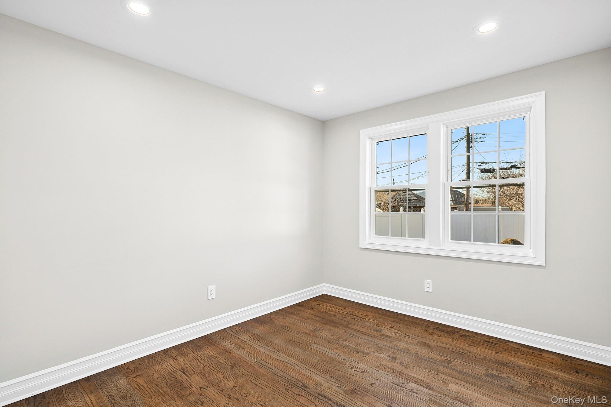 #6 photo, 36 Cinque Drive, नासाउ काउंटी Farmingdale , NY 11735