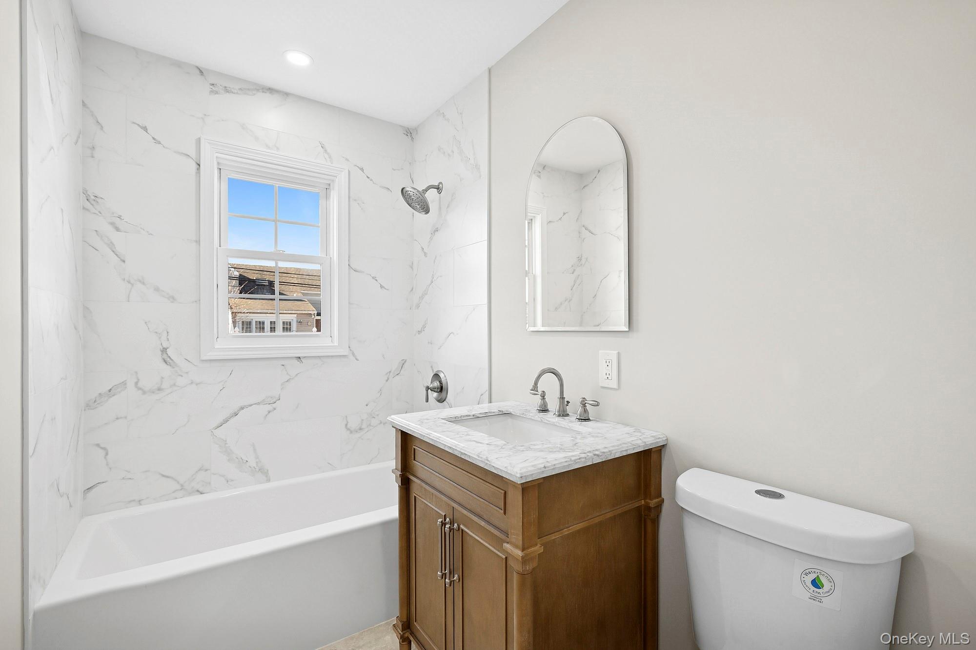 #7 photo, 36 Cinque Drive, नासाउ काउंटी Farmingdale , NY 11735