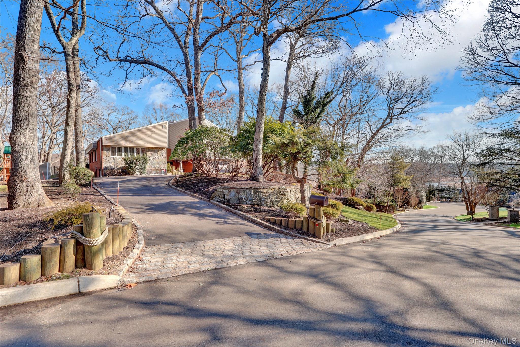 #1 photo, 2 Riverview Terrace, Саффолк ‖ Smithtown , NY 11787