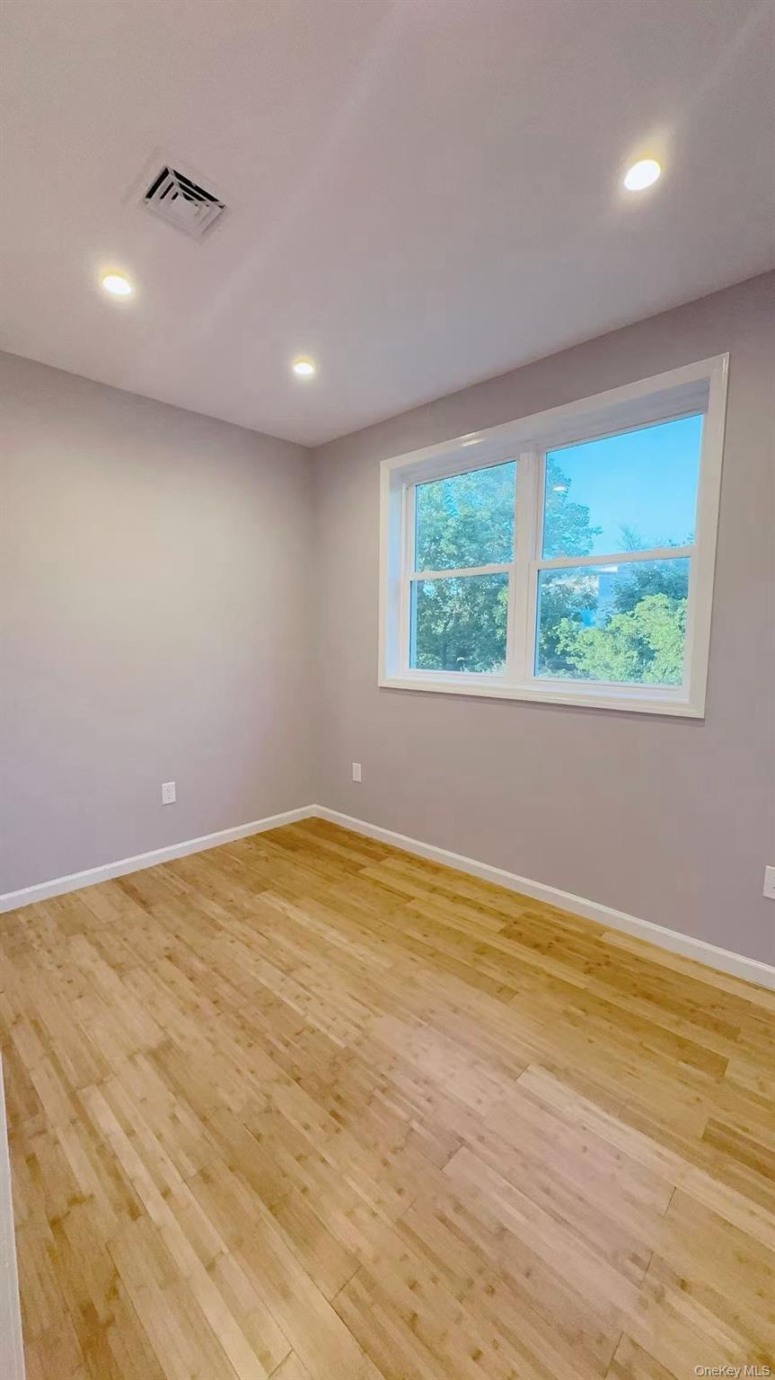 #11 photo, 149-45 Hawtree Street, Куинс ‖ Ozone Park , NY 11417