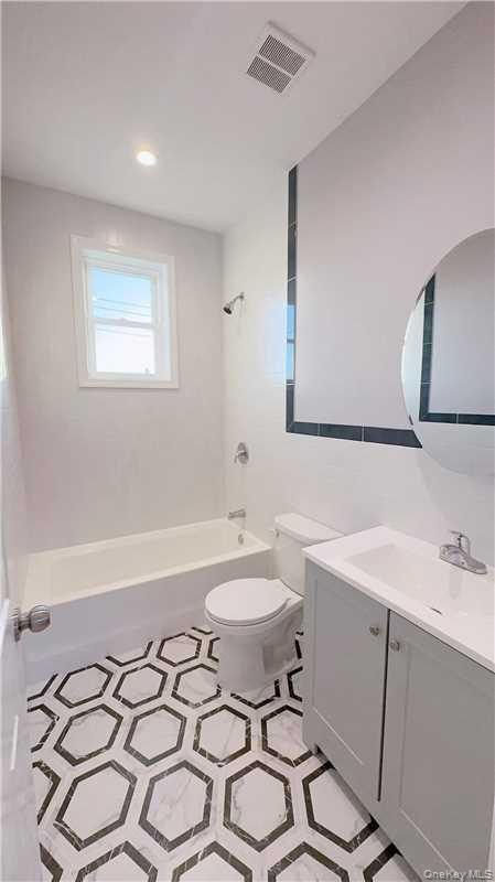 #13 photo, 149-45 Hawtree Street, Куинс ‖ Ozone Park , NY 11417