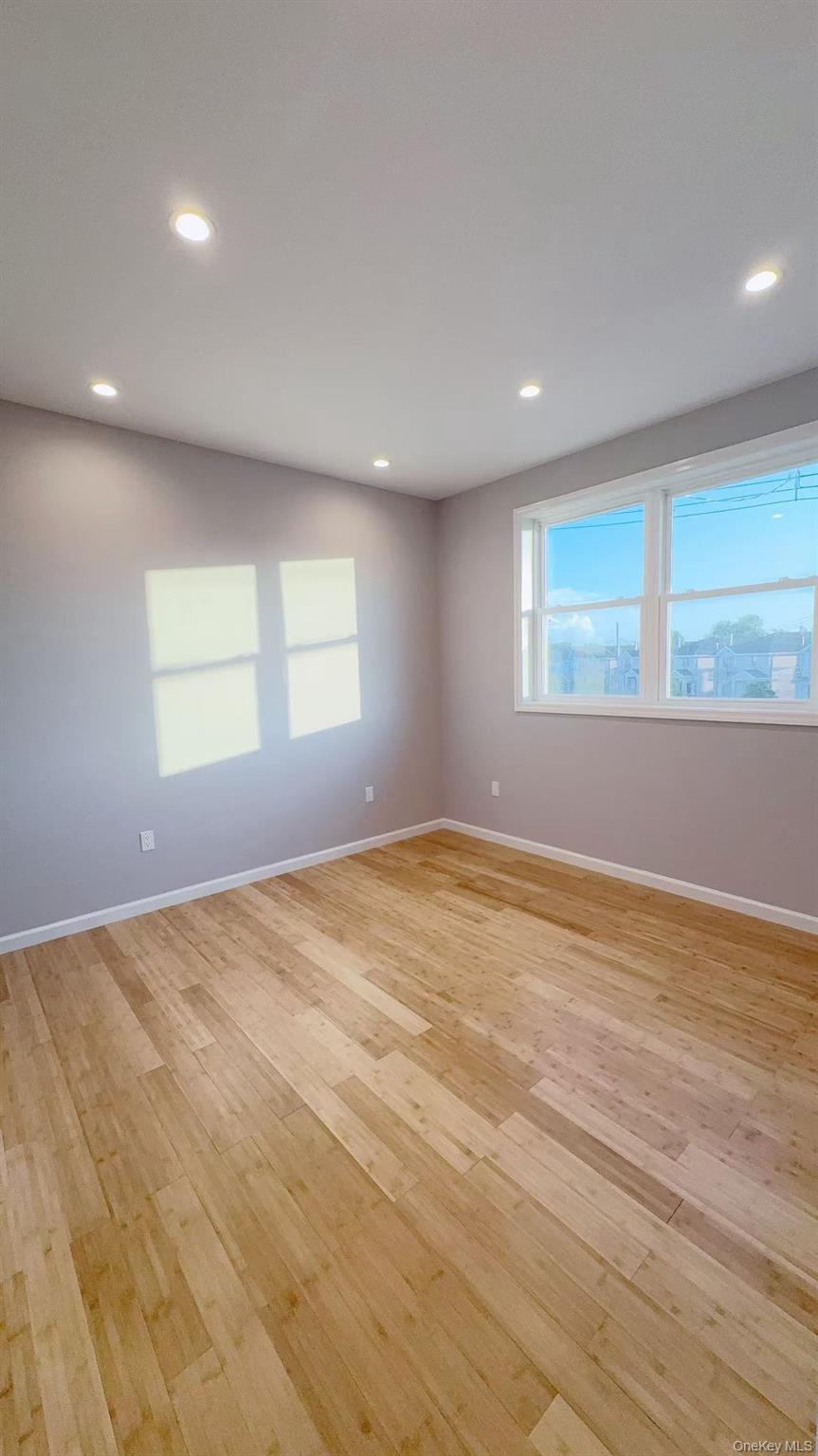 #3 photo, 149-45 Hawtree Street, Куинс ‖ Ozone Park , NY 11417