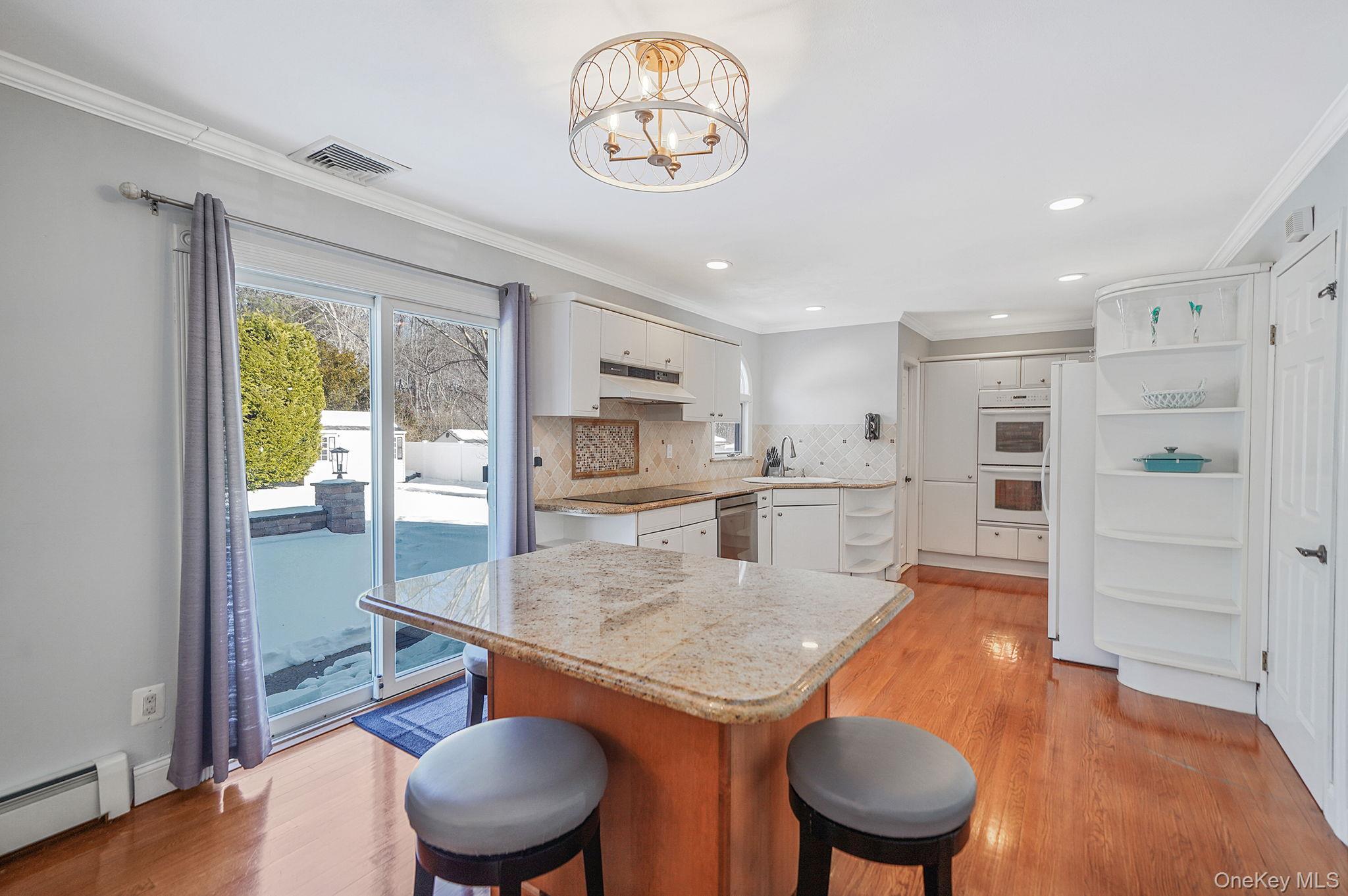 #14 photo, 49 Gainsborough Road, サフォーク郡 Holbrook , NY 11741