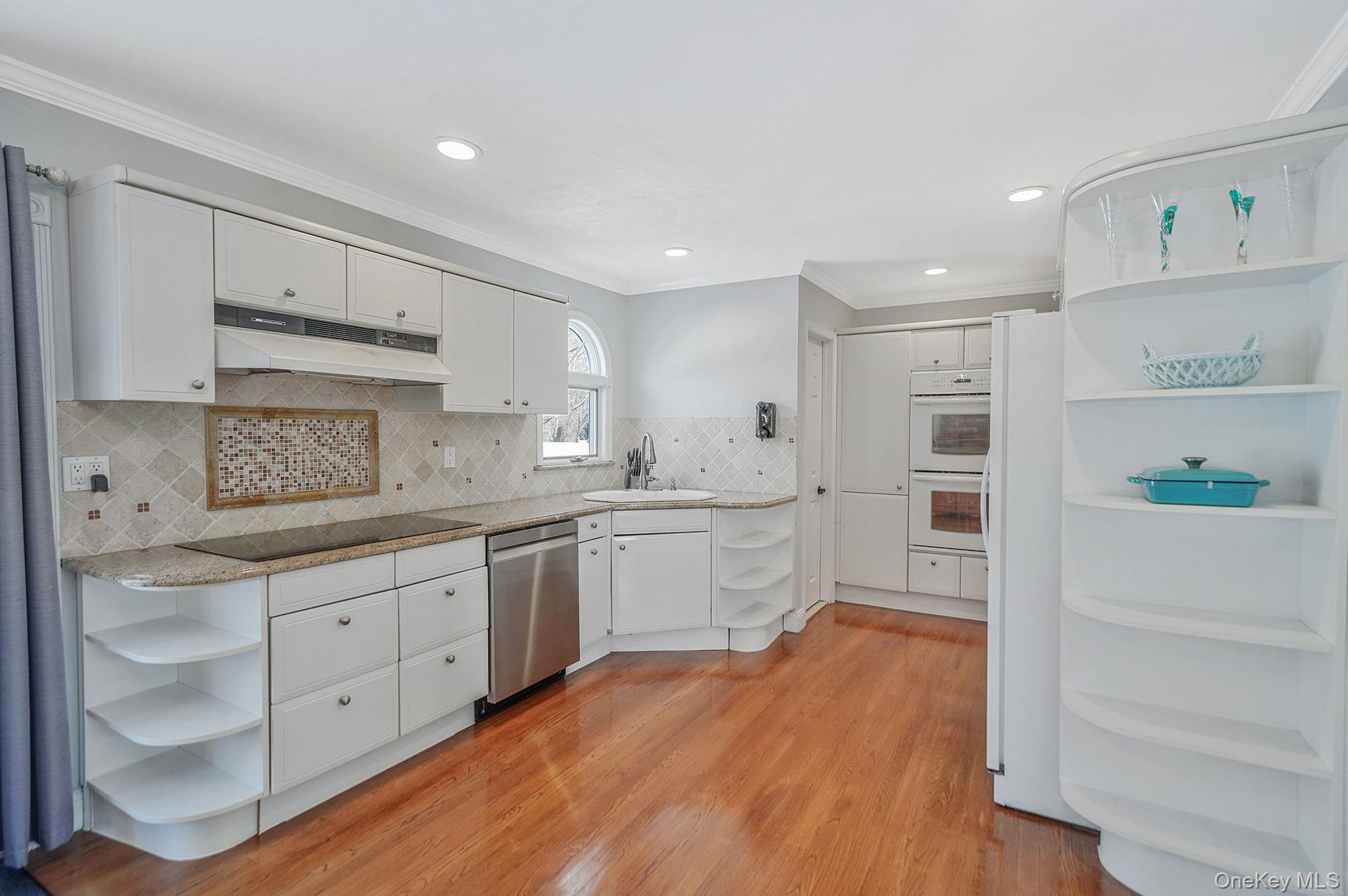 #16 photo, 49 Gainsborough Road, サフォーク郡 Holbrook , NY 11741