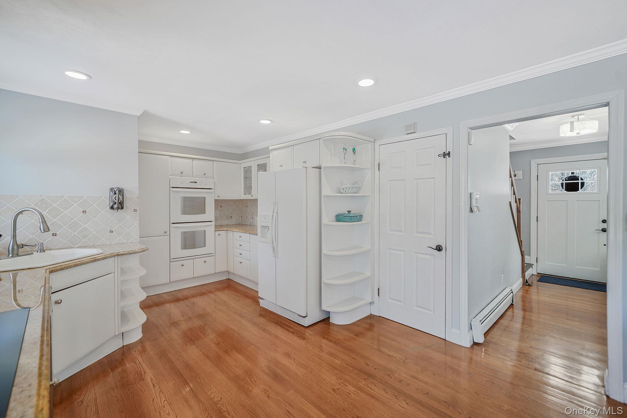 #17 photo, 49 Gainsborough Road, サフォーク郡 Holbrook , NY 11741