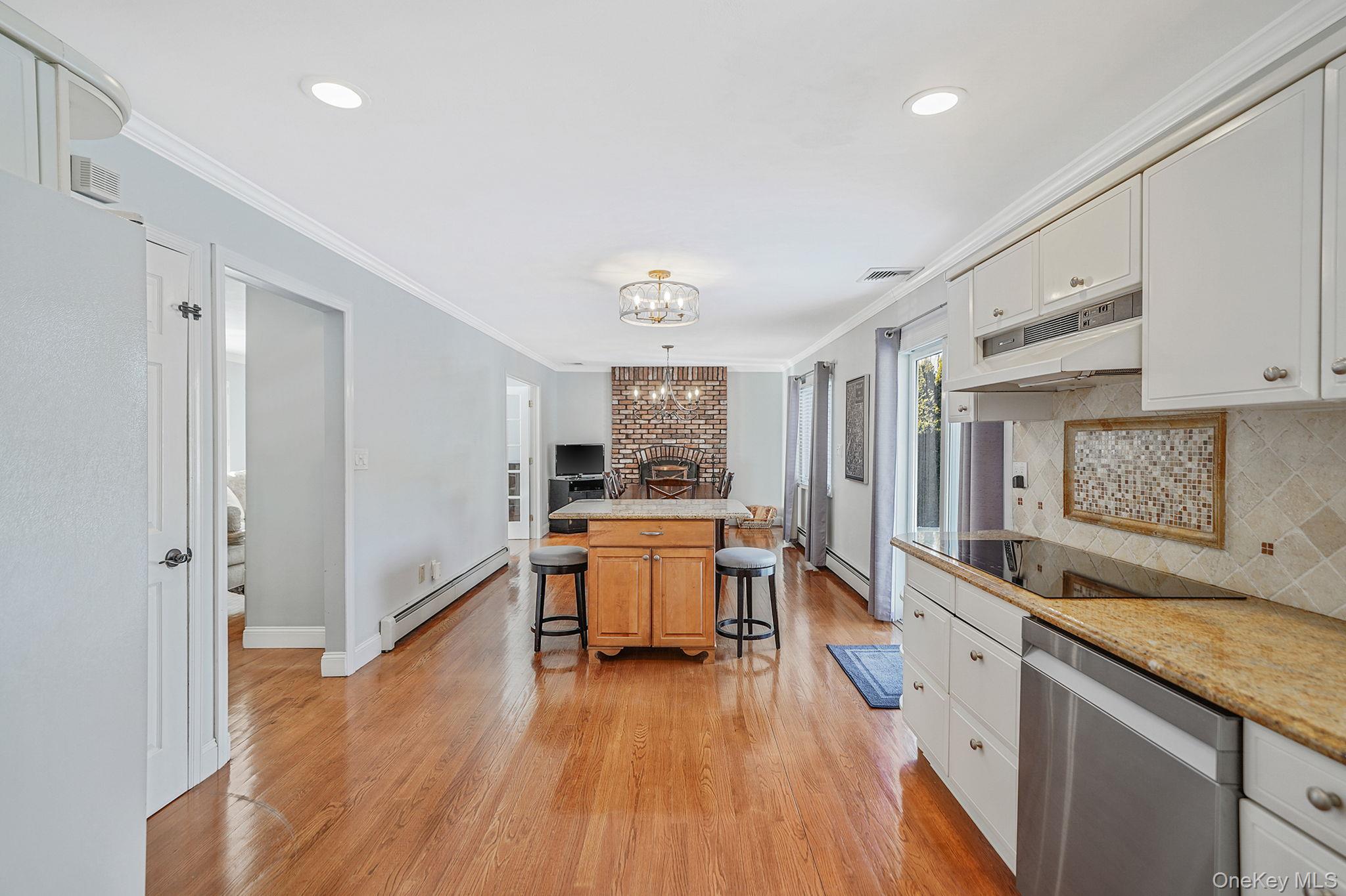 #18 photo, 49 Gainsborough Road, サフォーク郡 Holbrook , NY 11741