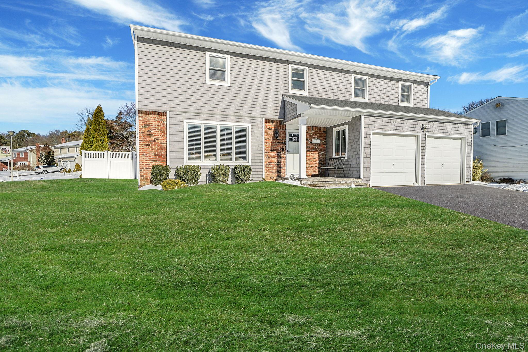 #2 photo, 49 Gainsborough Road, サフォーク郡 Holbrook , NY 11741