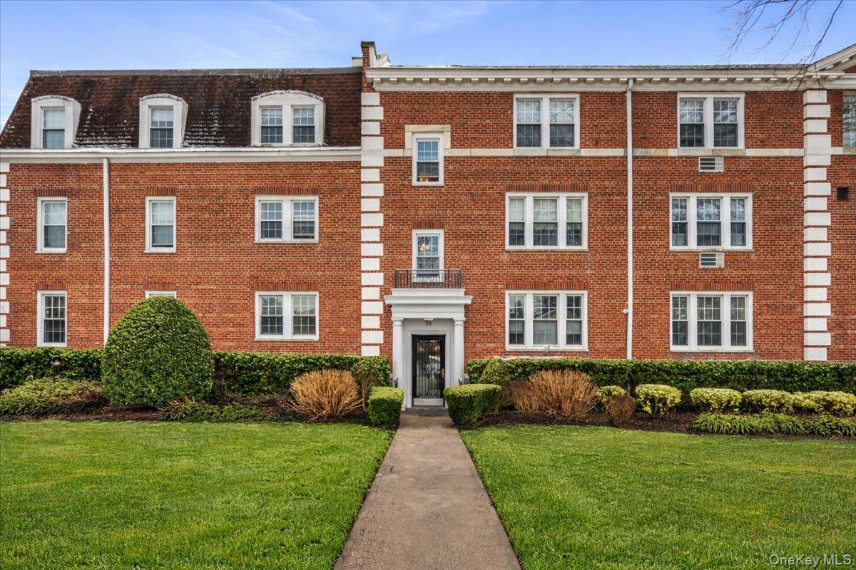 #1 photo, 36 Hamilton Place, 长岛 Garden City , NY 11530